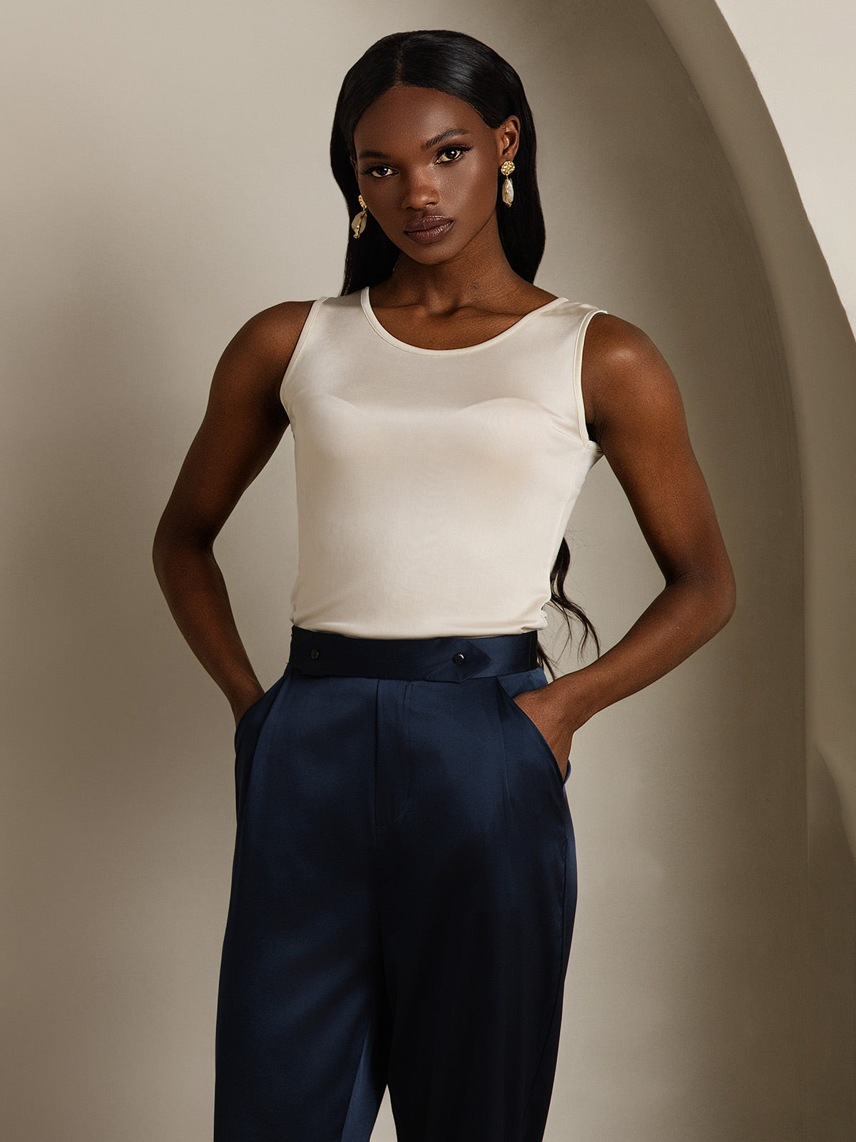 [Beige] SilkSilky-ES Tejido de seda Sin mangas Round Neck Camisetas de Mujer 001