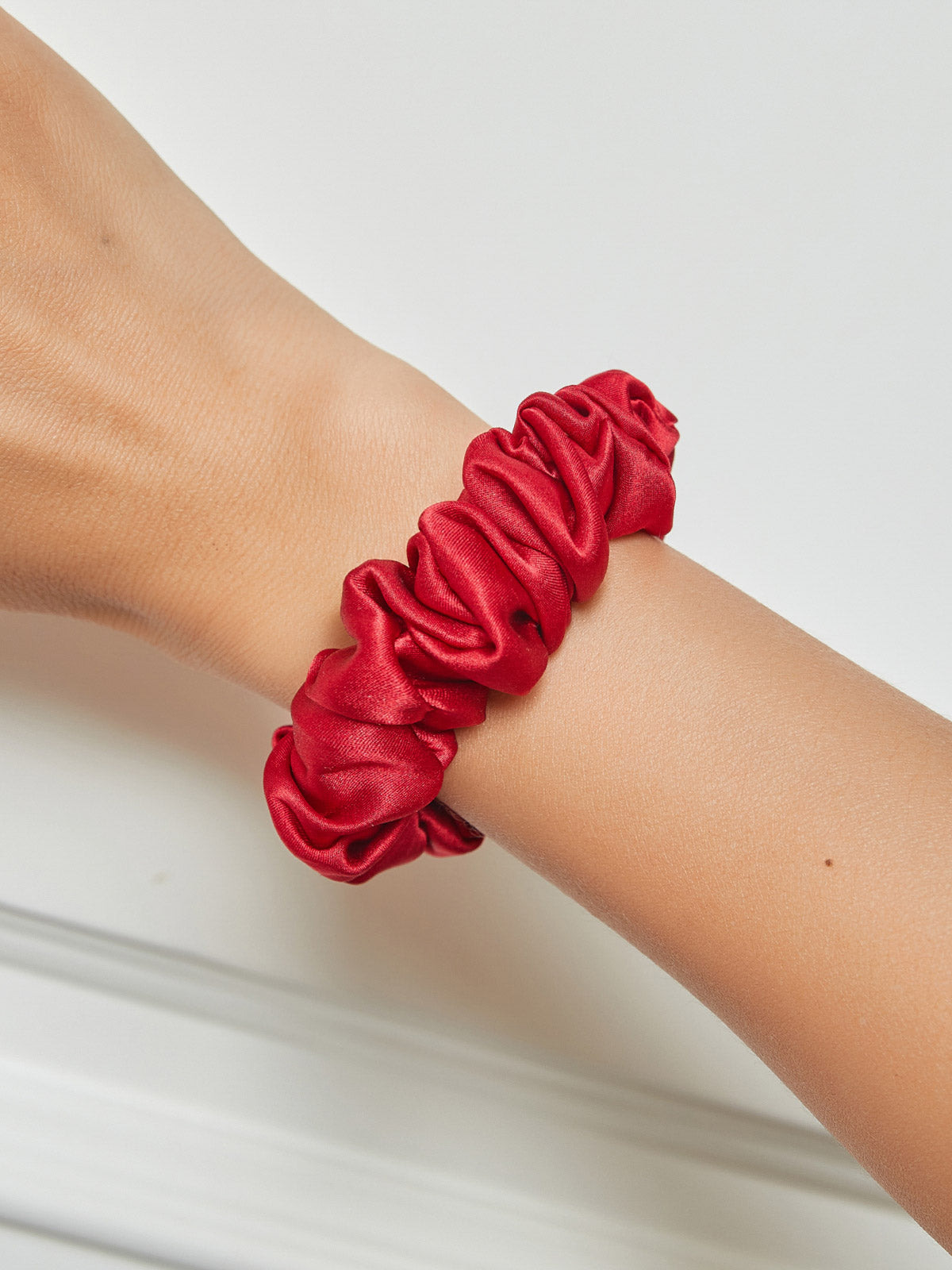 [Rojo] SilkSilky-ES 19Momme Seda Pura Scrunchie 001