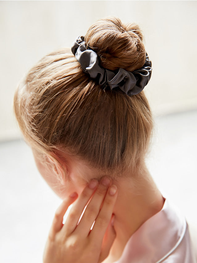 [Negro] SilkSilky-ES 19Momme Seda Pura Scrunchie 005