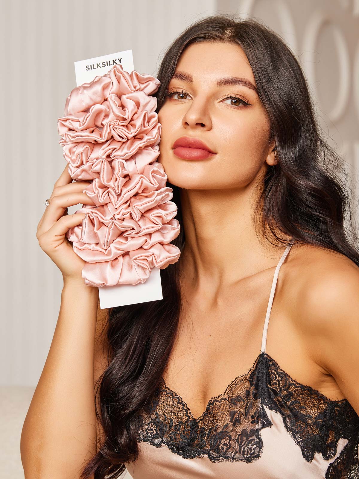 [Rosa] SilkSilky-ES 19Momme Seda Pura Scrunchie 001