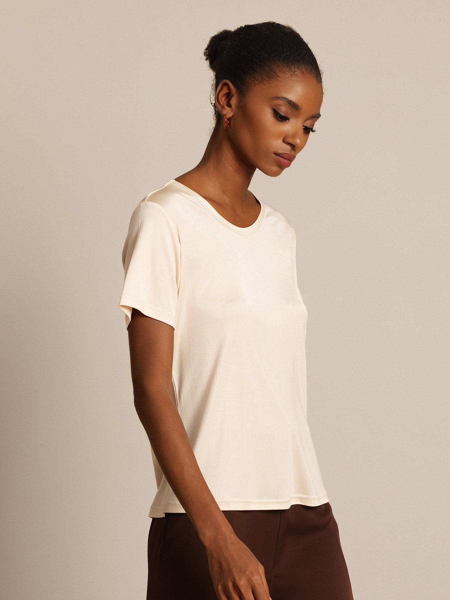 [Beige] SilkSilky-ES Tejido de seda Womens T-Shirt 007,