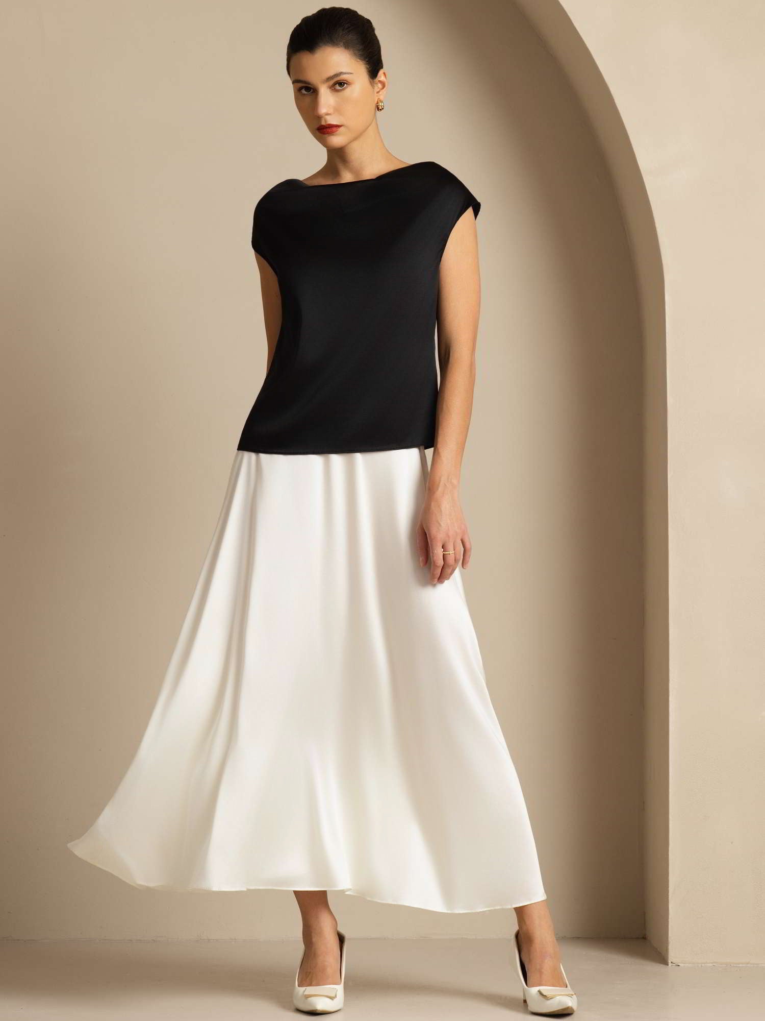 [Negro] SilkSilky-ES 19Momme Seda Sin mangas Womens T-Shirt 006