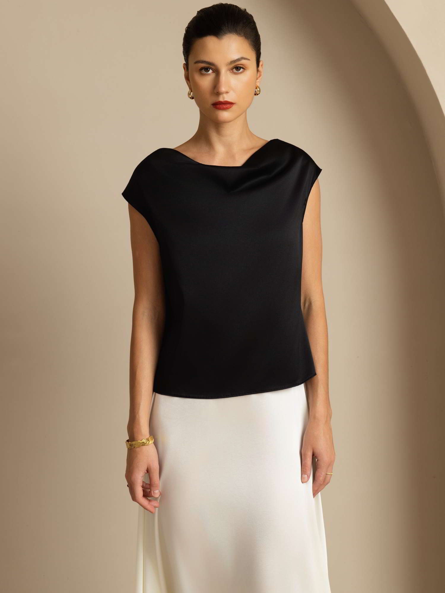 [Negro] SilkSilky-ES 19Momme Seda Sin mangas Womens T-Shirt 004