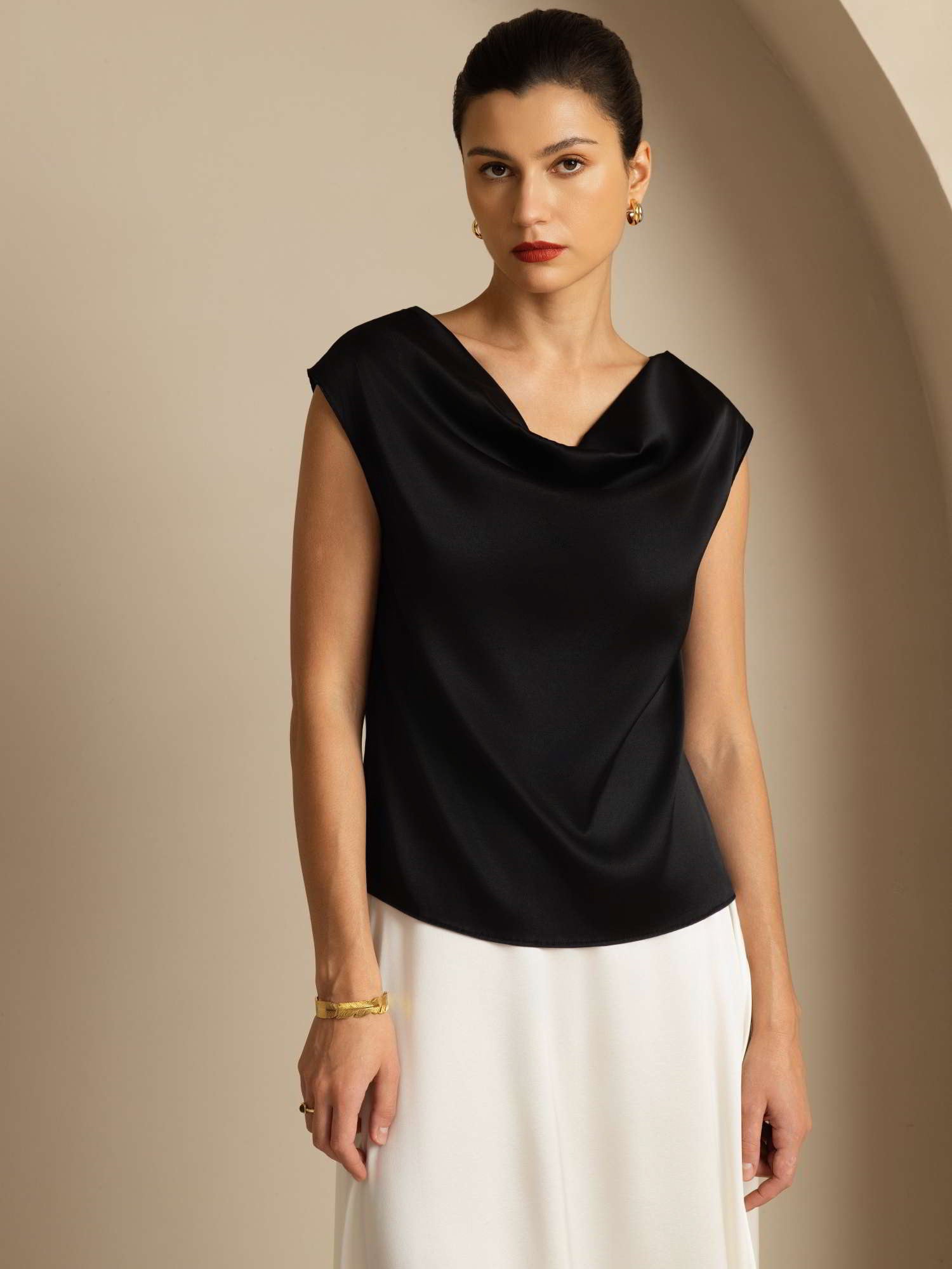 [Negro] SilkSilky-ES 19Momme Seda Sin mangas Womens T-Shirt 001