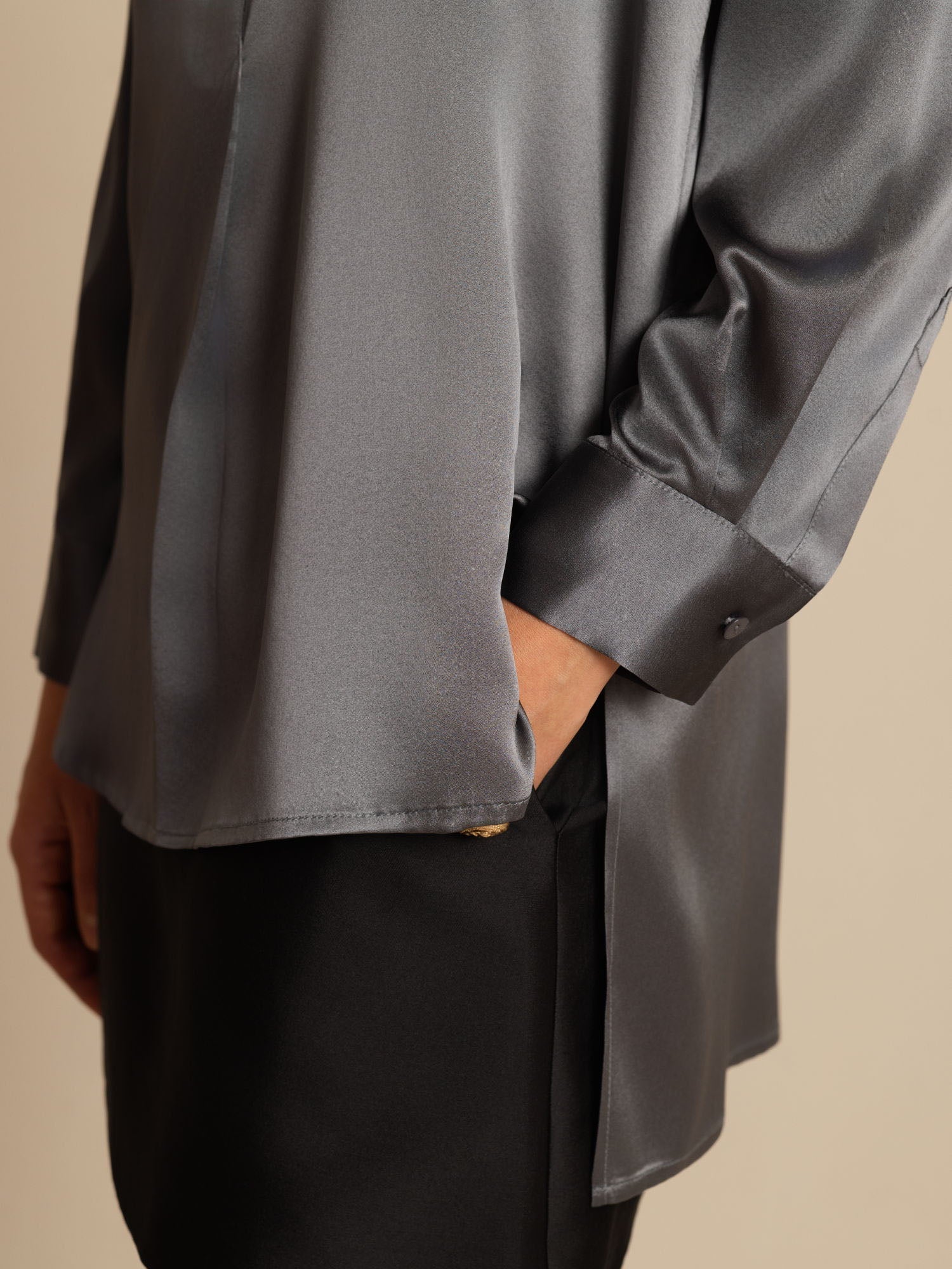 [Gris Oscuro] SilkSilky-ES 19Momme Seda Manga larga Cuello Alto Blusa 008