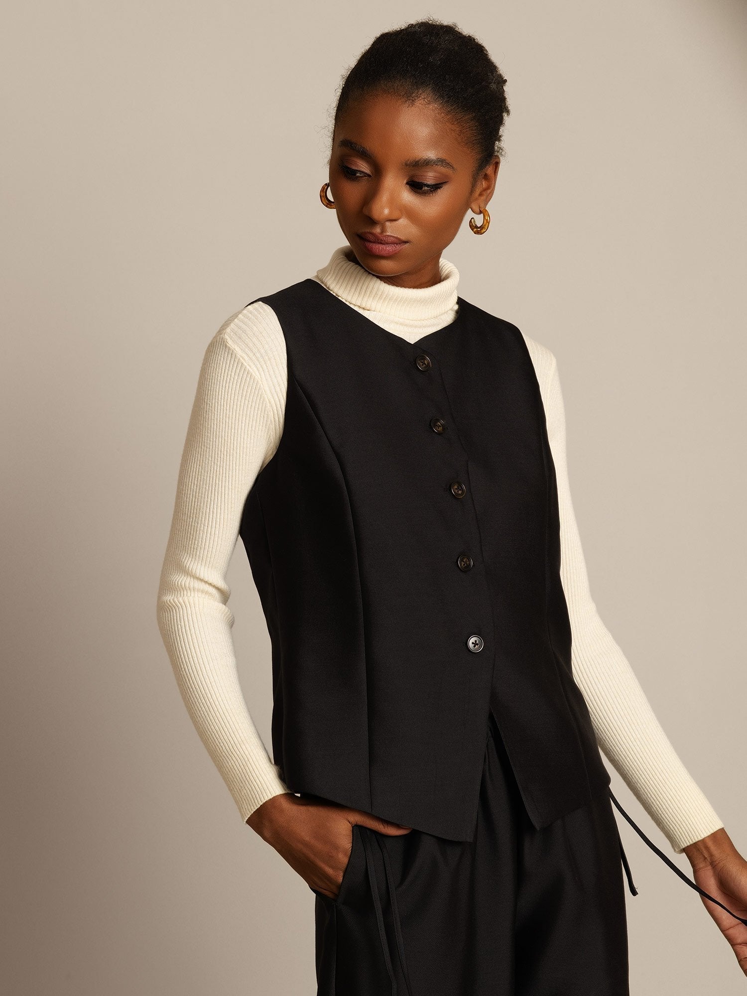 [Negro] SilkSilky-ES 32Momme Silk-Wool Blend Womens Vest 005,