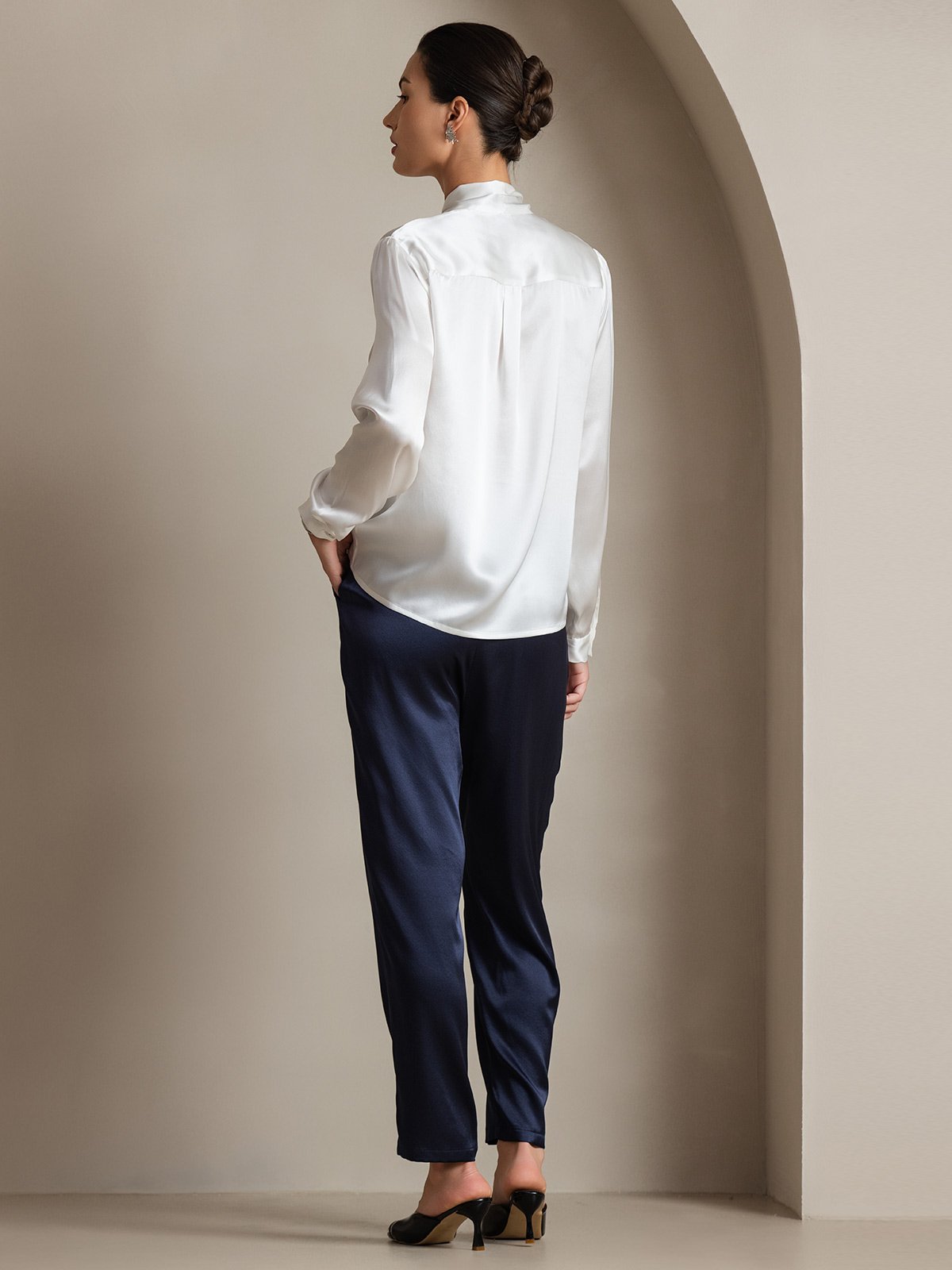 [Blanco] SilkSilky-ES Long Sleeve Tie Neck Blusas 002
