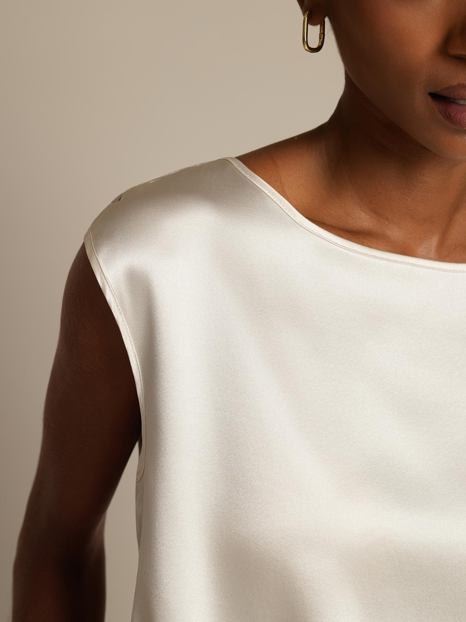 [Blanco] SilkSilky-ES 19Momme Manga Casquillo Cuello Redondo Camisetas de Mujer 004