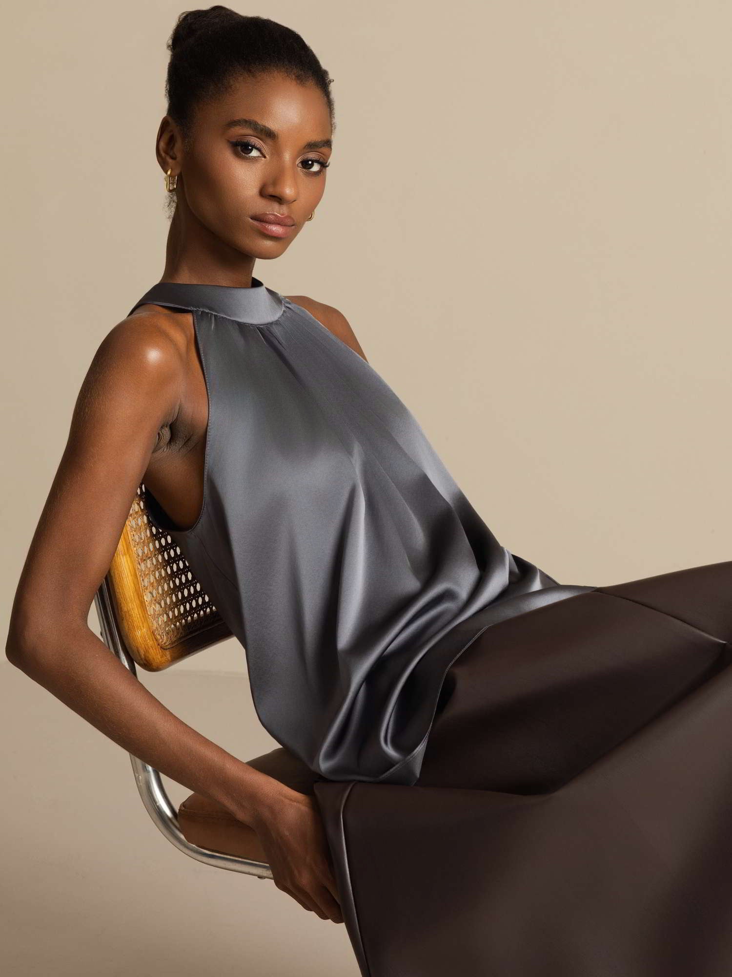 [Gris Oscuro] SilkSilky-ES 19Momme Seda Sin mangas Womens T-Shirt 006