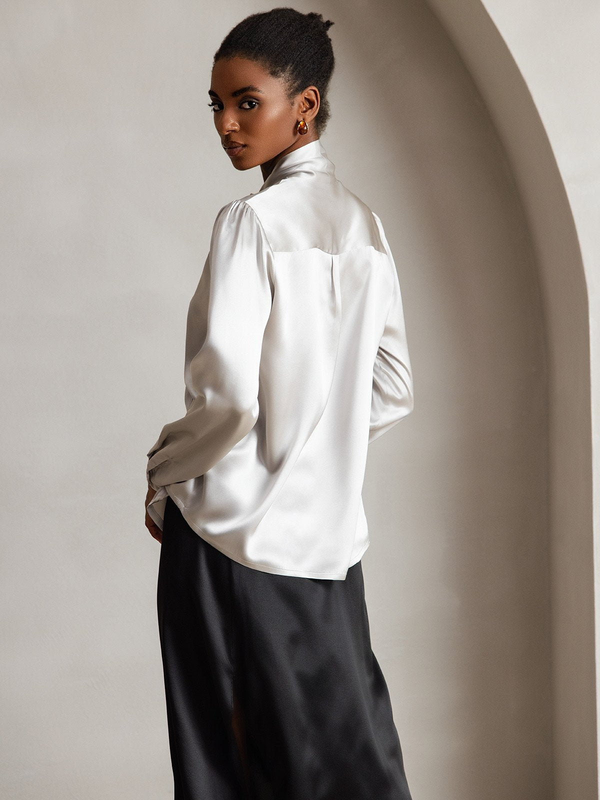 [Gris Claro] SilkSilky-ES 19Momme Seda Manga larga Blouse 002