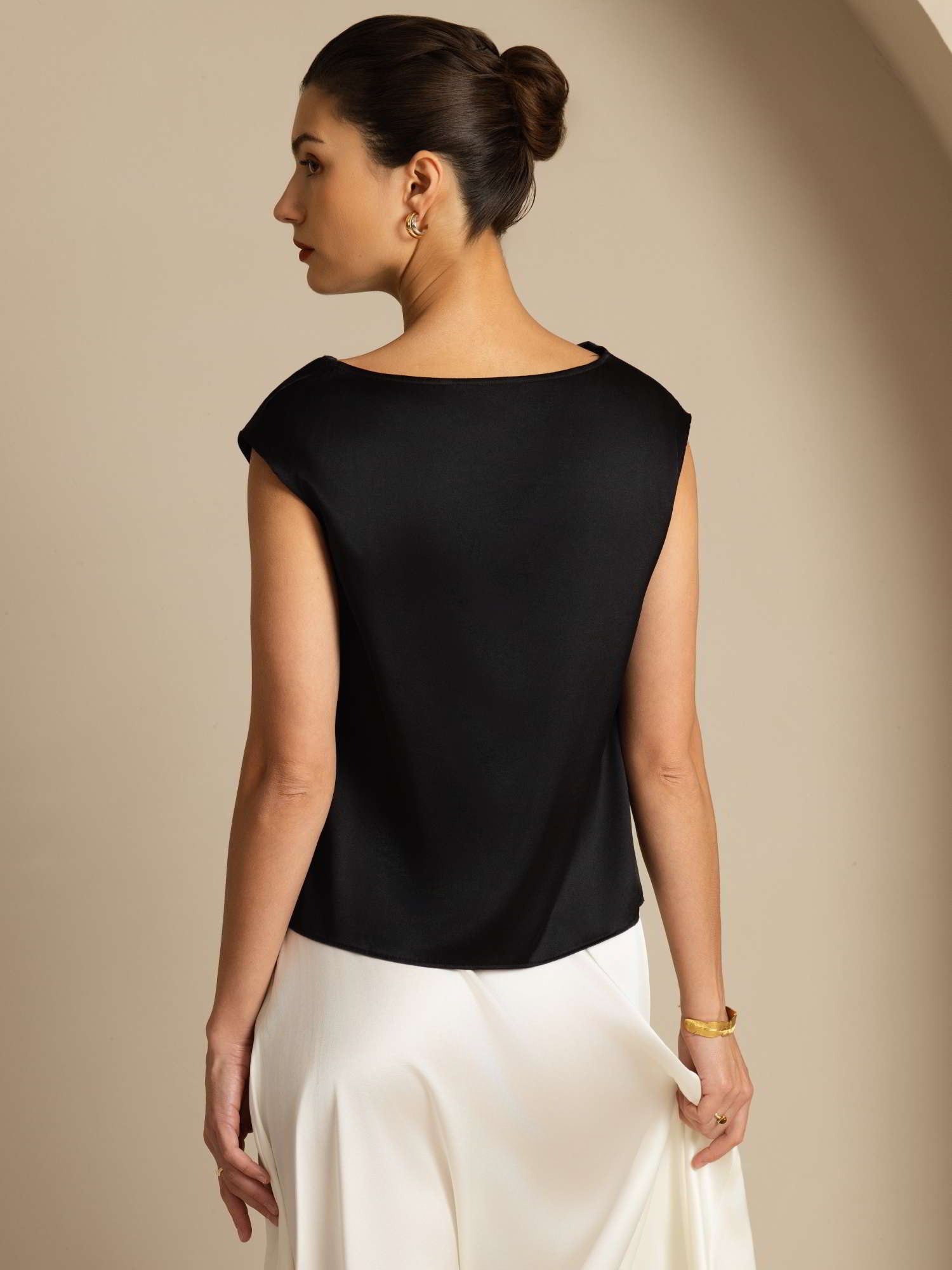 [Negro] SilkSilky-ES 19Momme Seda Sin mangas Womens T-Shirt 003