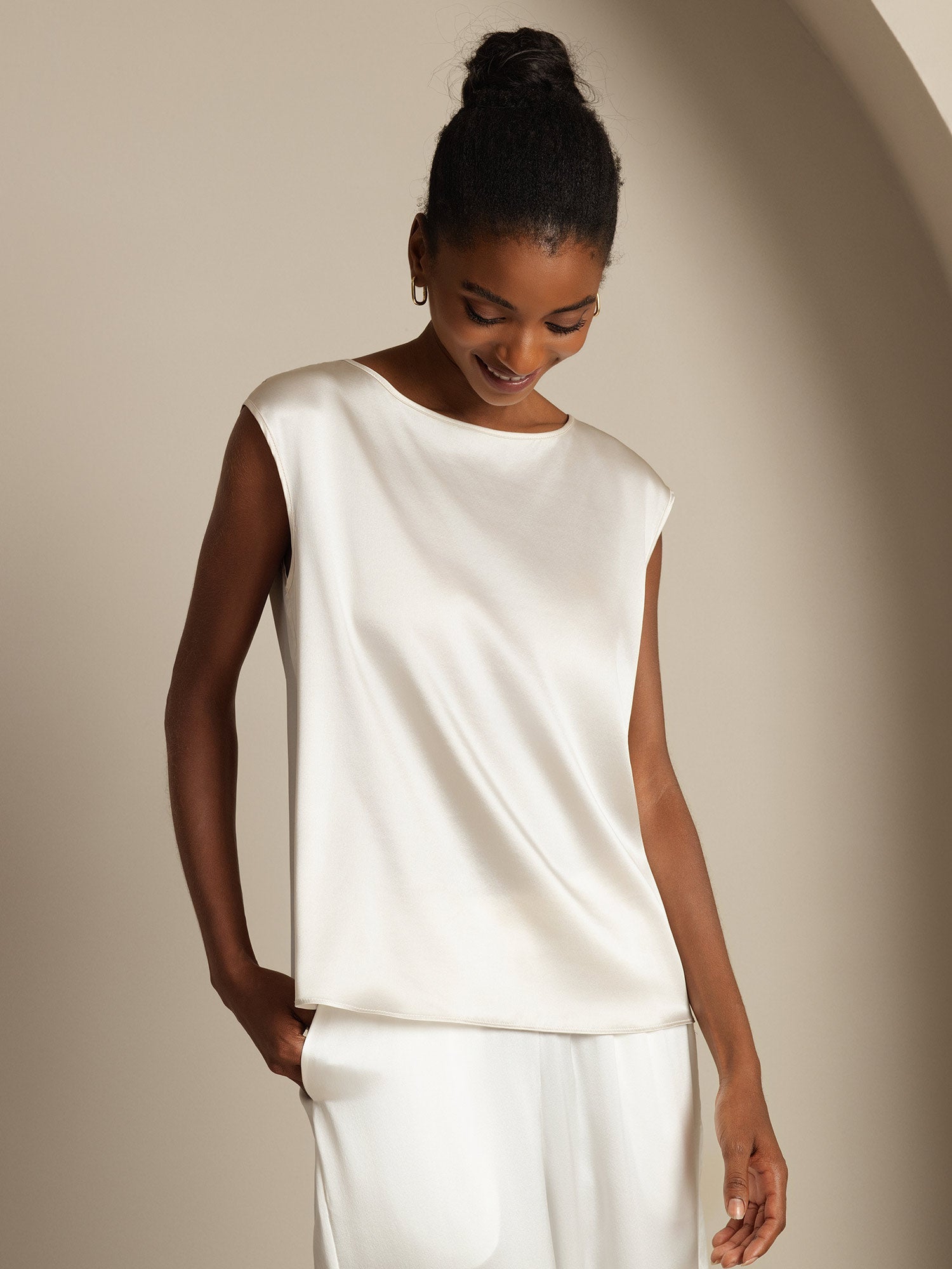 [Blanco] SilkSilky-ES 19Momme Manga Casquillo Cuello Redondo Camisetas de Mujer 007