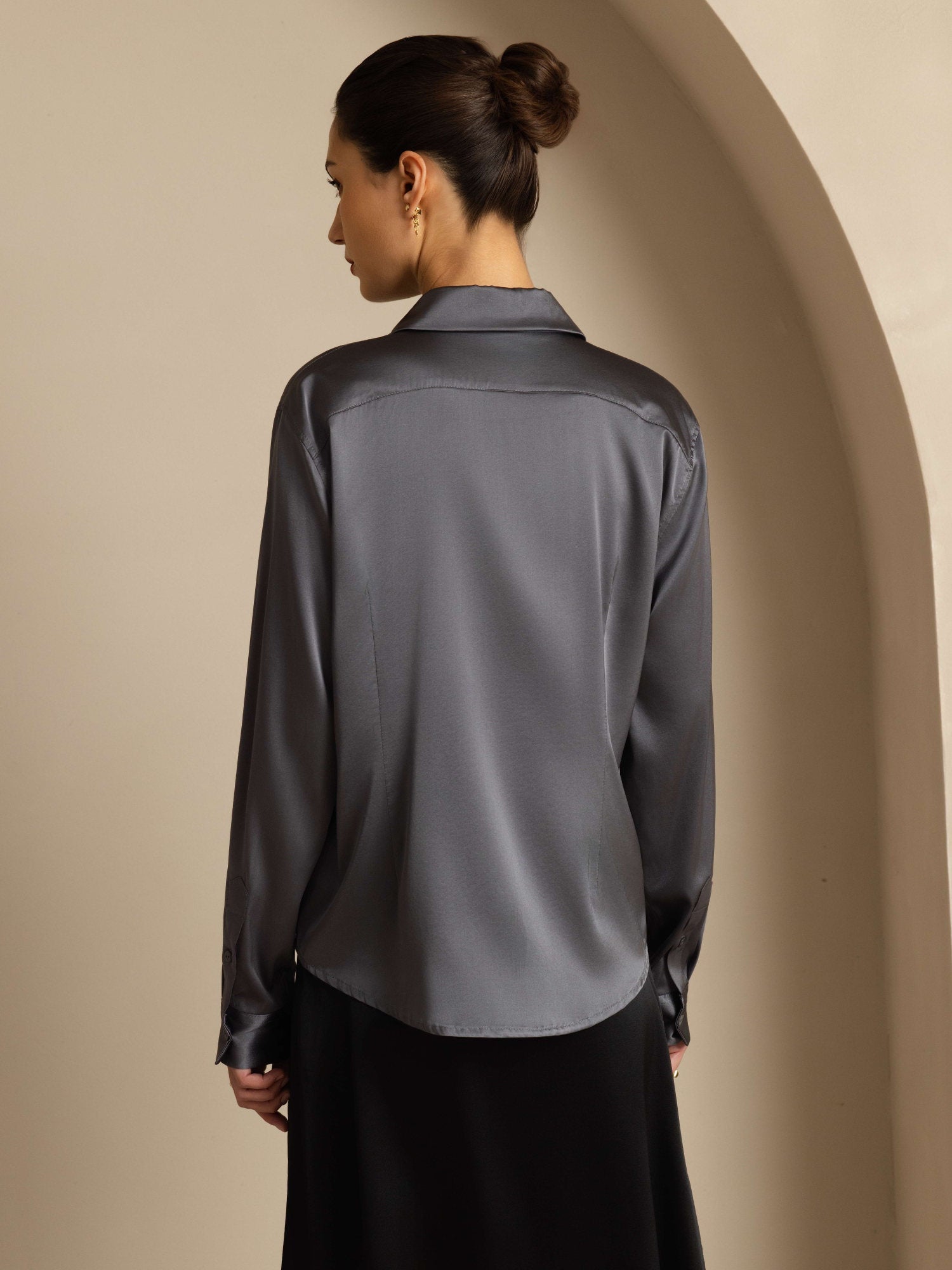 [Gris Oscuro] SilkSilky-ES 19Momme Manga larga Cuello con Solapa Blusas de Mujer 002