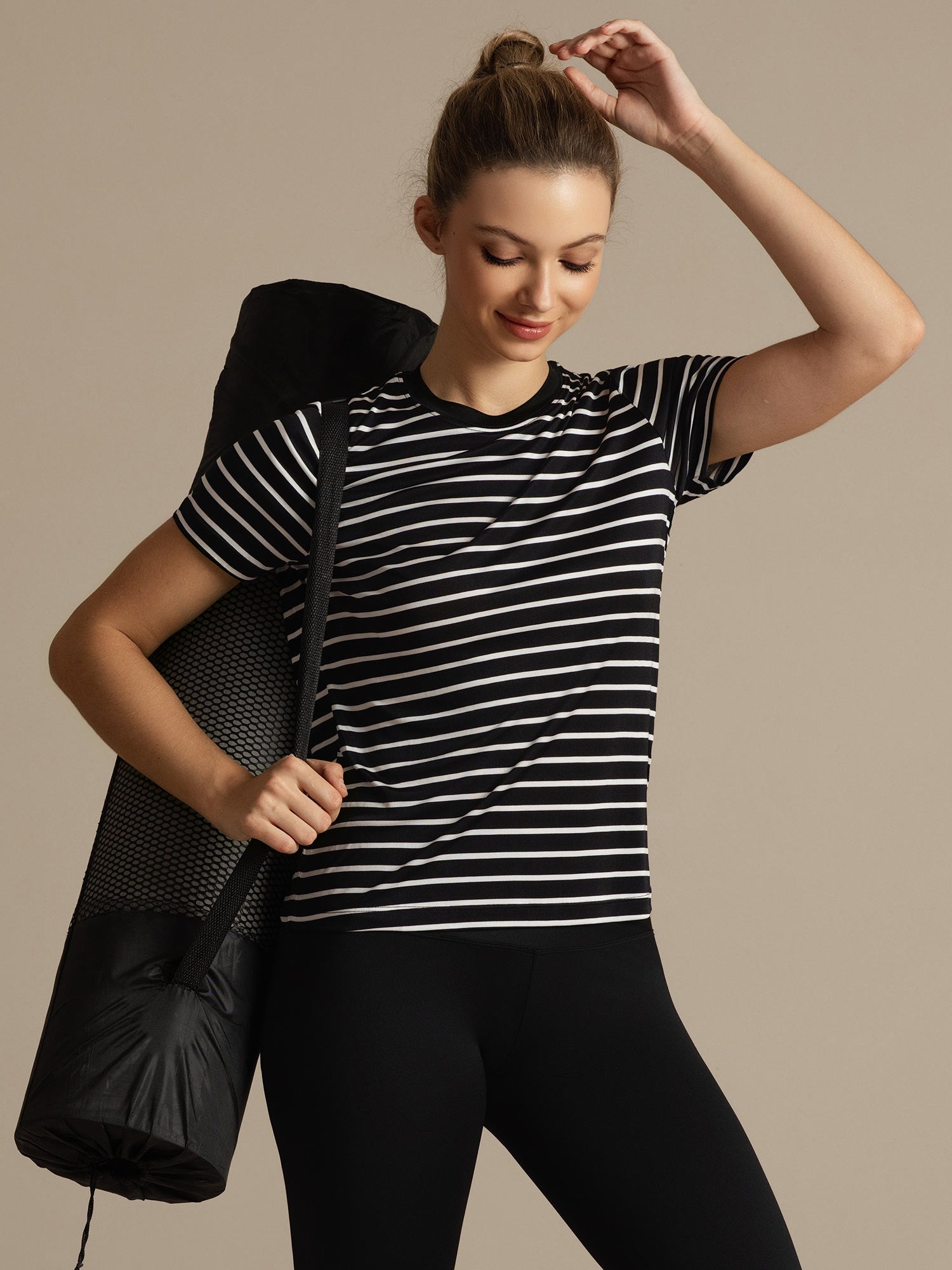 [Raya Negra] SilkSilky-ES Manga corta Cuello Cerrado Camisetas de Mujer 001