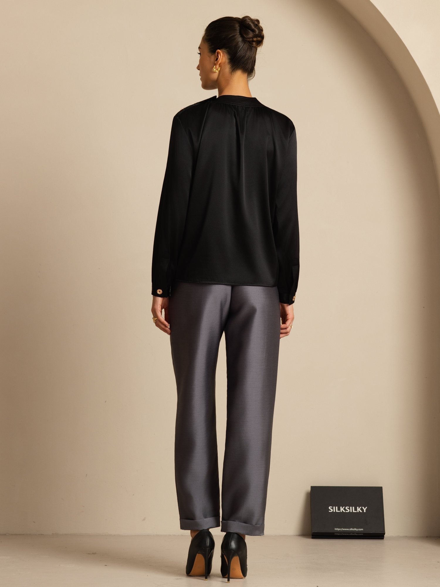 [Negro] SilkSilky-ES 19Momme Seda Manga larga Cuello Redondo Blusa 002