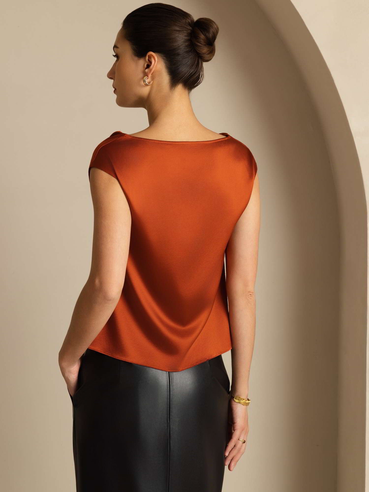 [Caramelo] SilkSilky-ES 19Momme Seda Sin mangas Womens T-Shirt 002