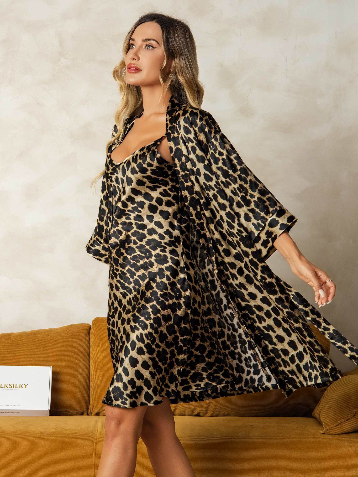 [Leopardo] SilkSilky-ES Seda Pura Cuello en V Conjunto de camisón y bata 004