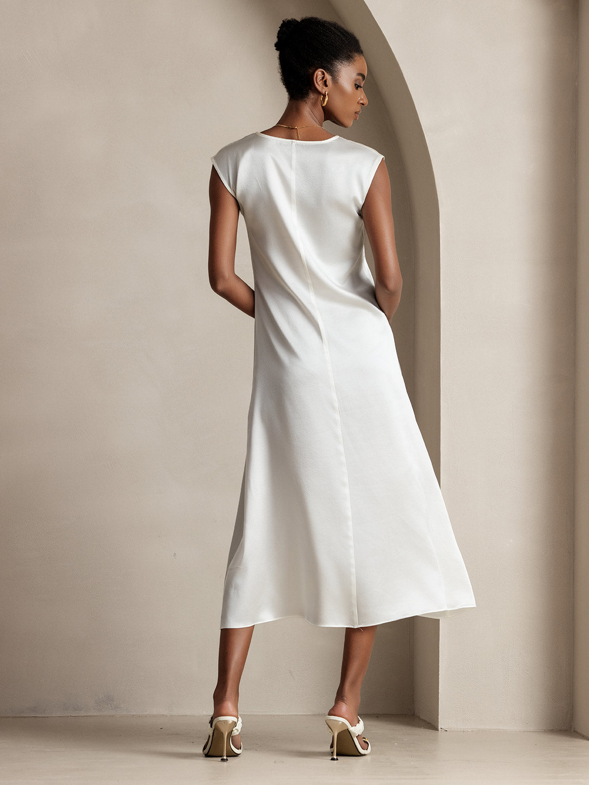 [Blanco] SilkSilky-ES 19Momme Seda Dress 002