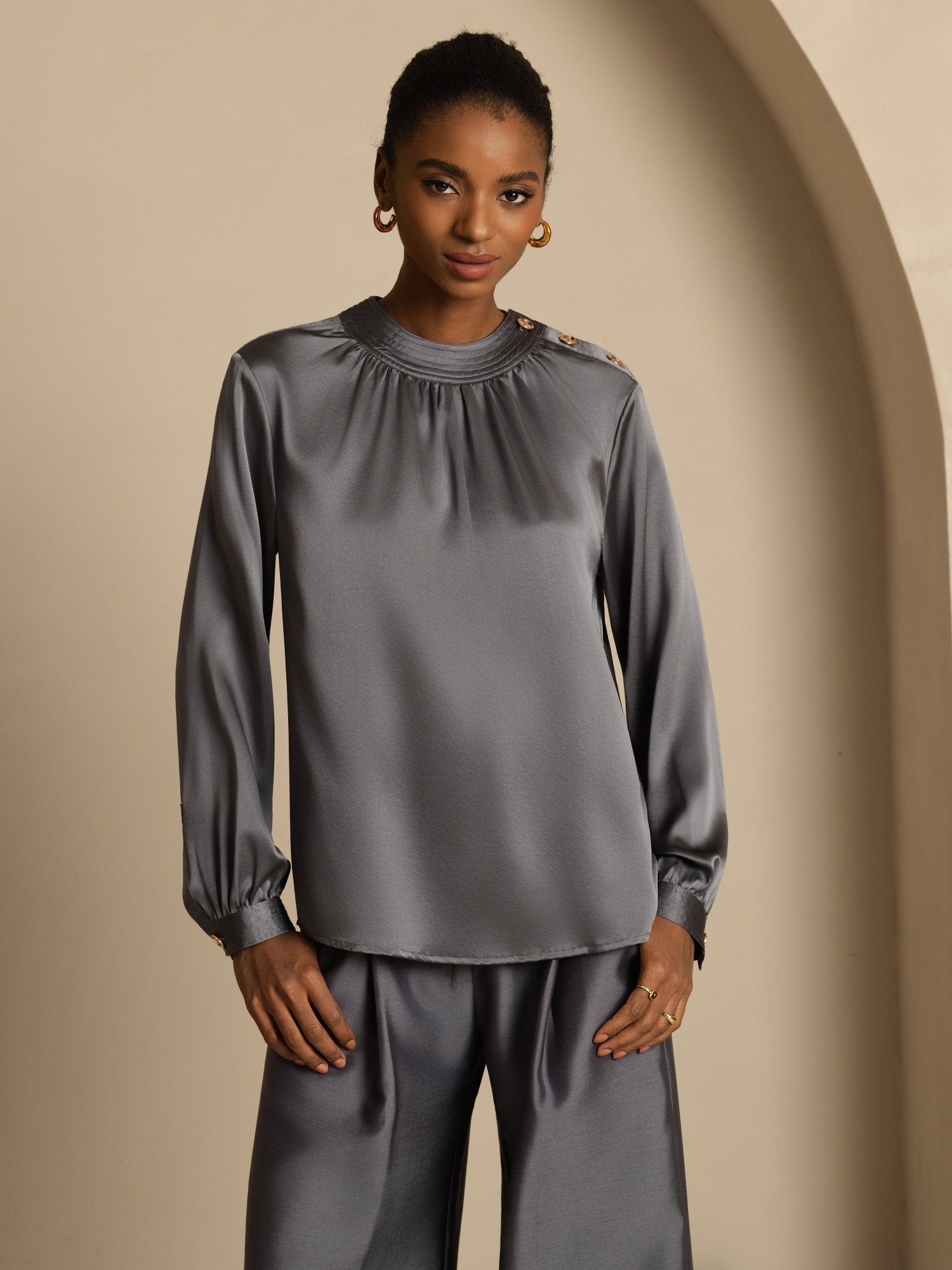 [GrisOscuro] SilkSilky-ES 19Momme Seda Manga larga Cuello Redondo Blusa 001