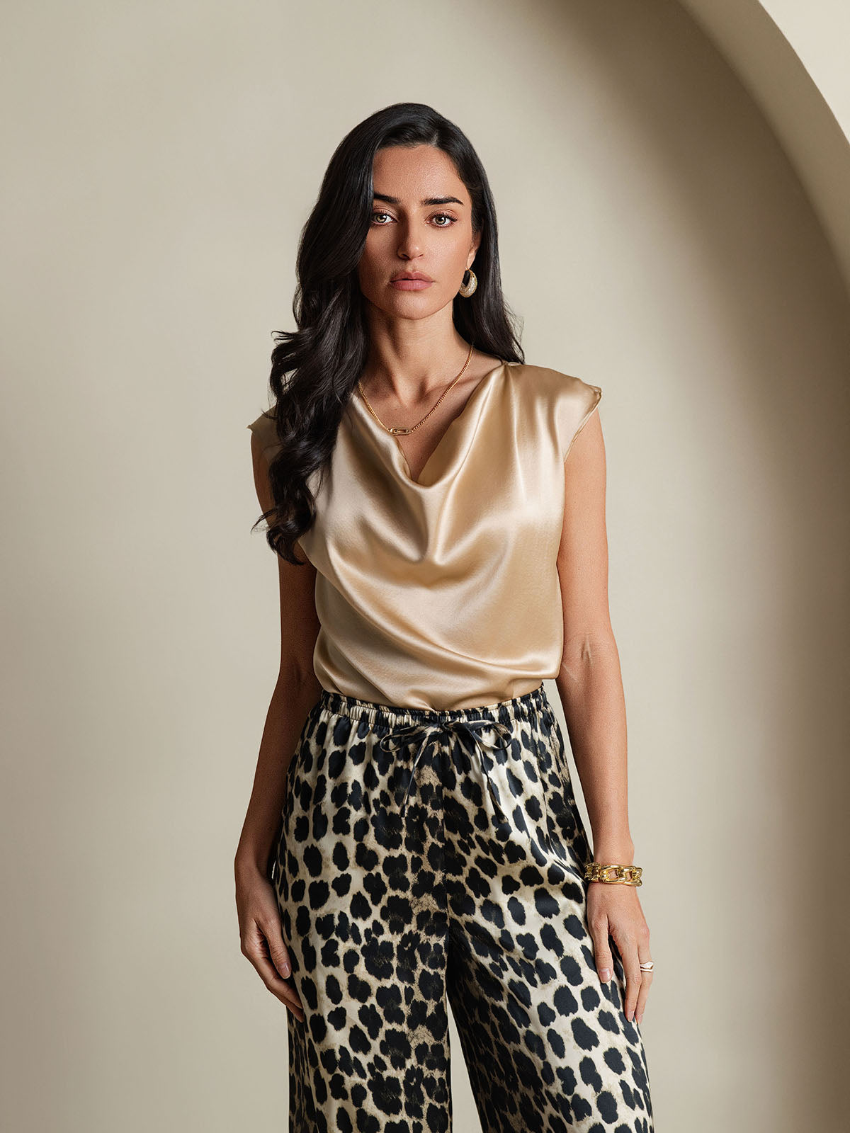 [Champán] SilkSilky-ES 19Momme Seda Escote Caído Camisetas de Mujer 004