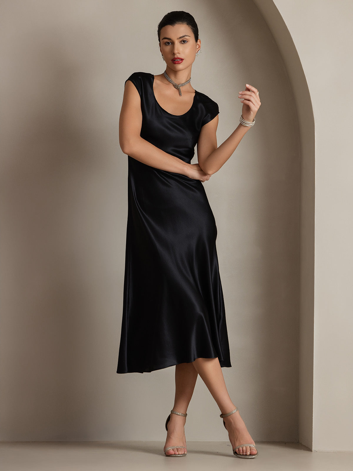 [Negro] SilkSilky-ES 19Momme Seda Dress 004