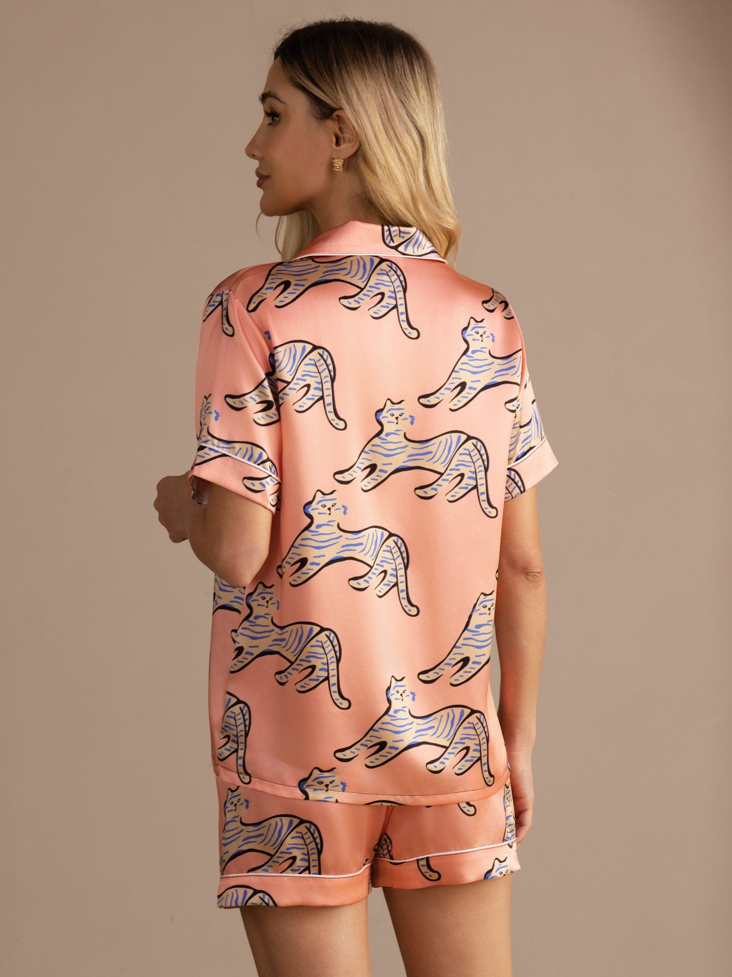[Gato Rosa] SilkSilky-ES Short Sleeve Lapel Collar Pijamas de mujer 002