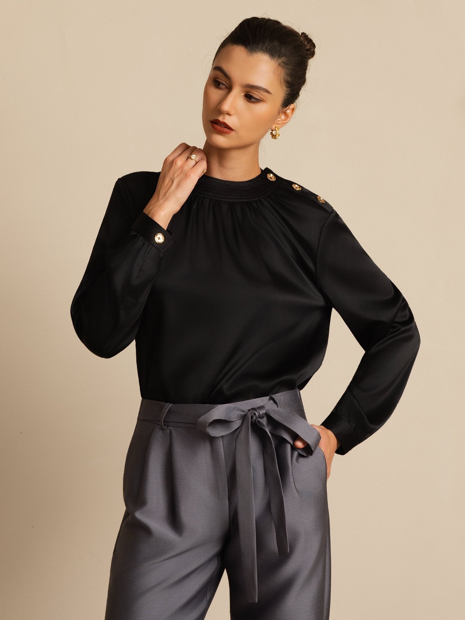 [Negro] SilkSilky-ES 19Momme Seda Manga larga Cuello Redondo Blusa 001