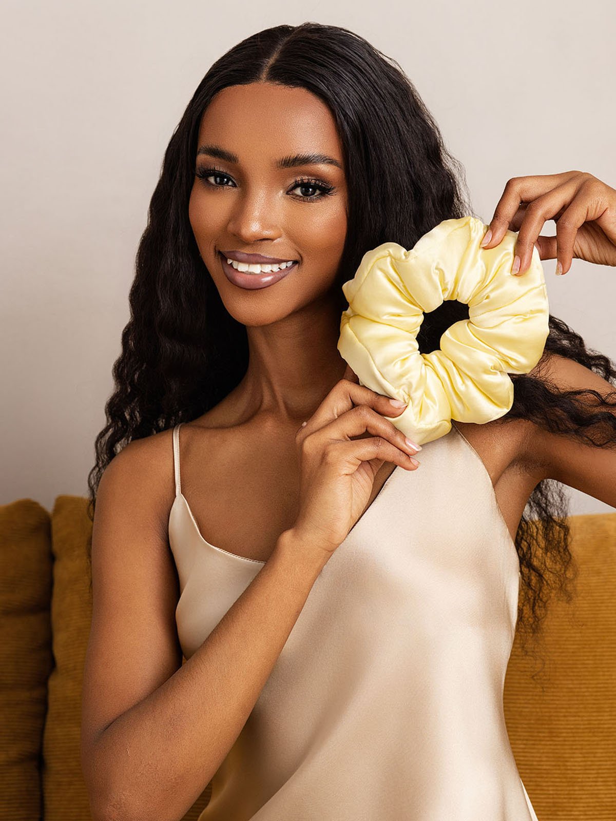 [Amarillo] SilkSilky-ES Seda Scrunchie 003