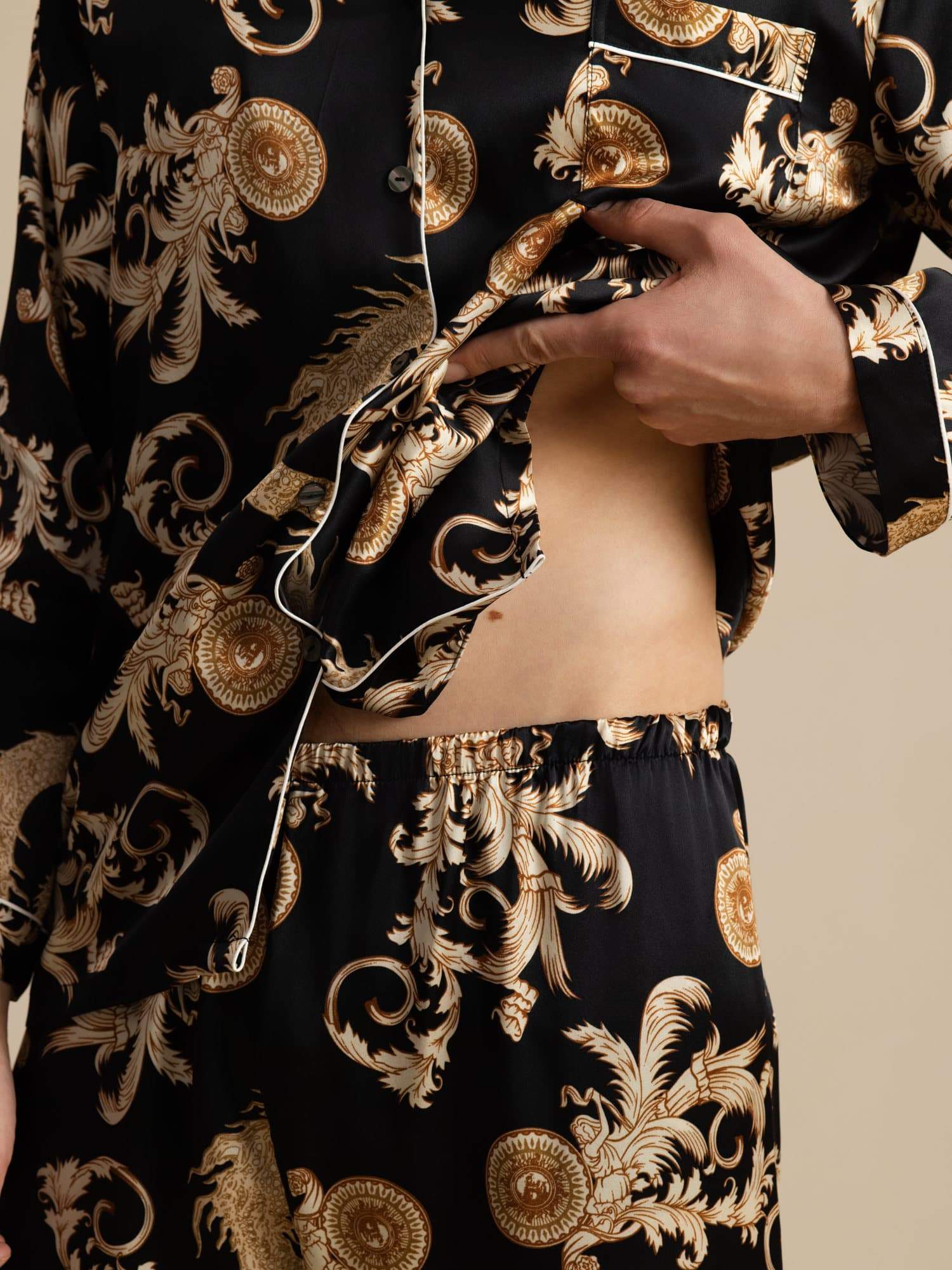 [Dragón Negro] SilkSilky-ES Manga larga Cuello de Muesca Pijamas de hombre 005