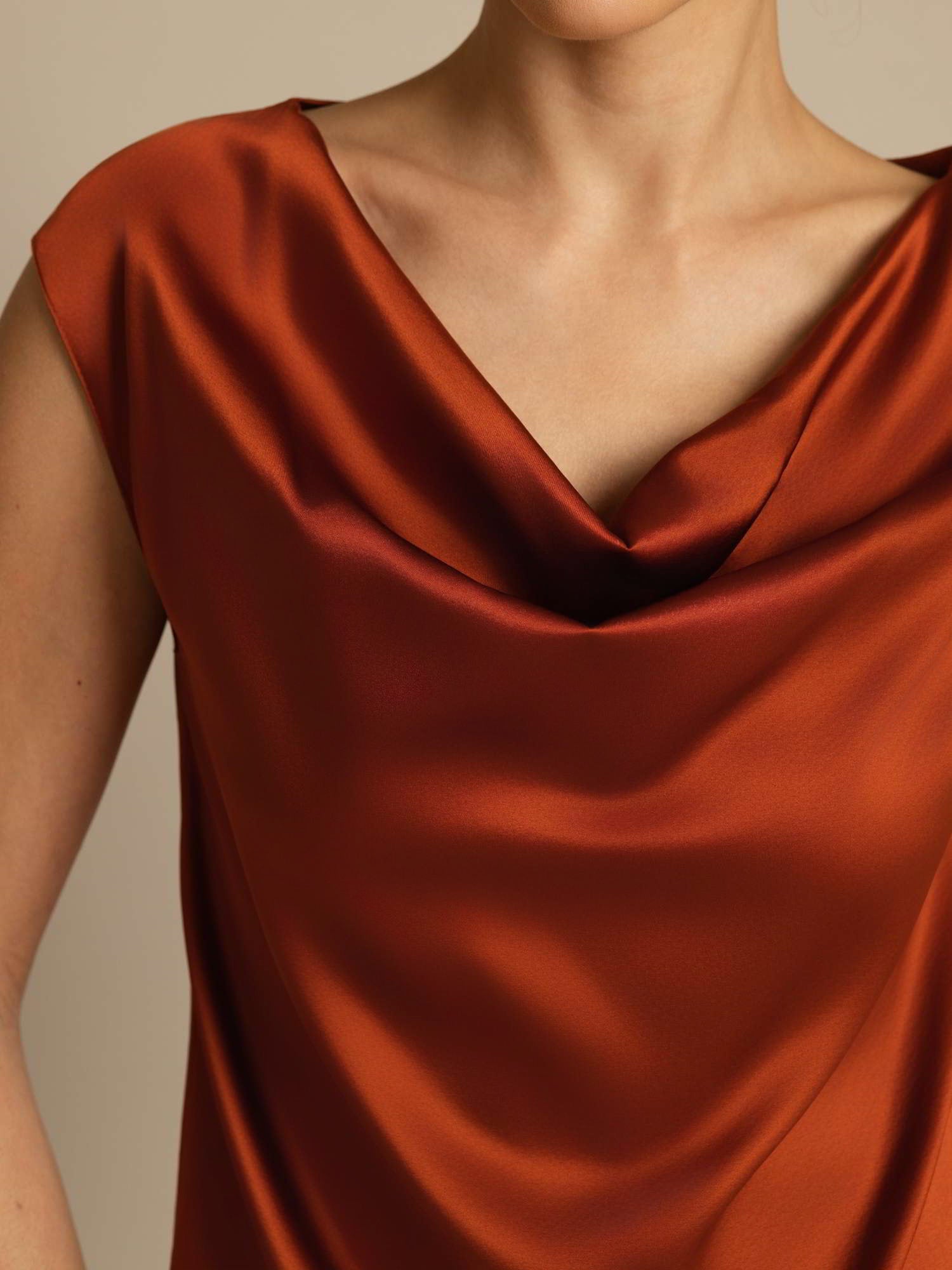 [Caramelo] SilkSilky-ES 19Momme Seda Sin mangas Womens T-Shirt 003