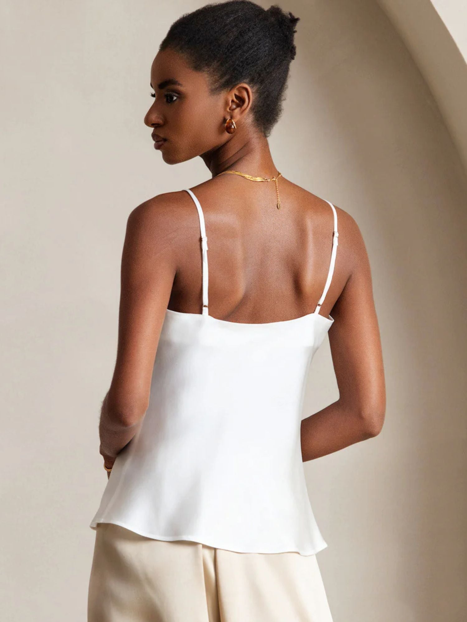 [Blanco] SilkSilky-ES Spaghetti Strap V Neck Top de tirantes 002