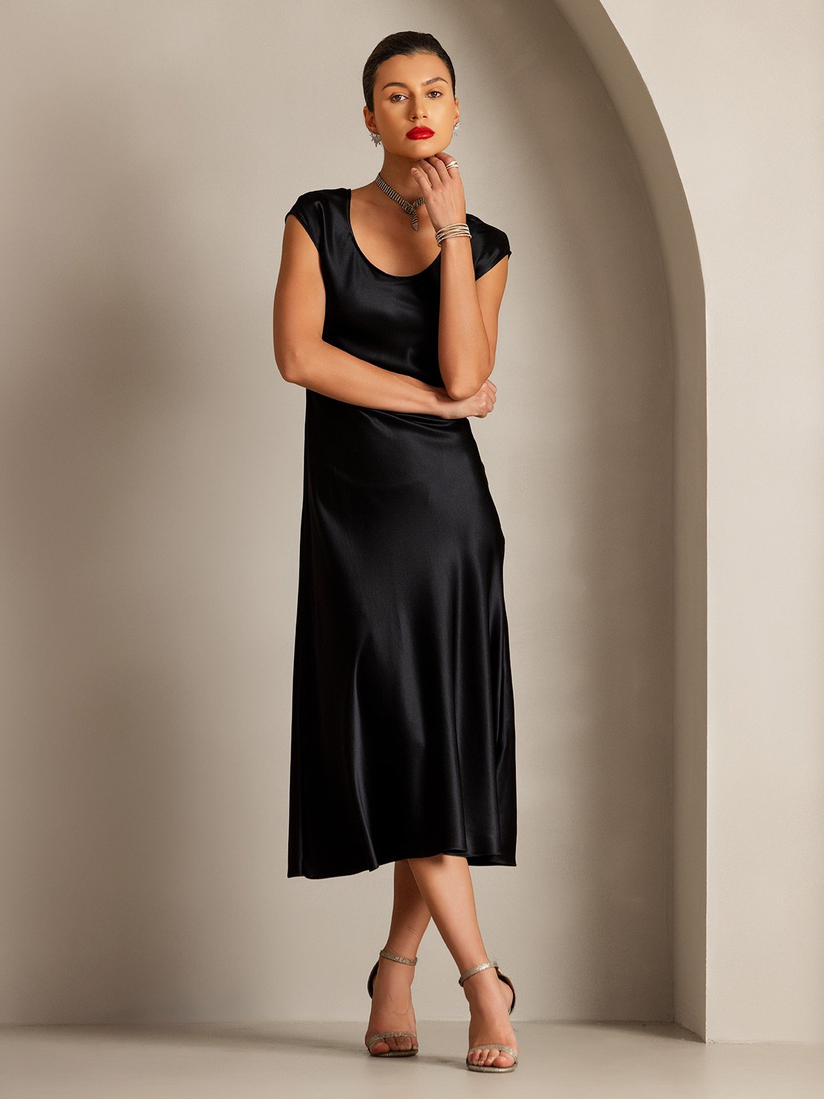 [Negro] SilkSilky-ES 19Momme Seda Dress 004