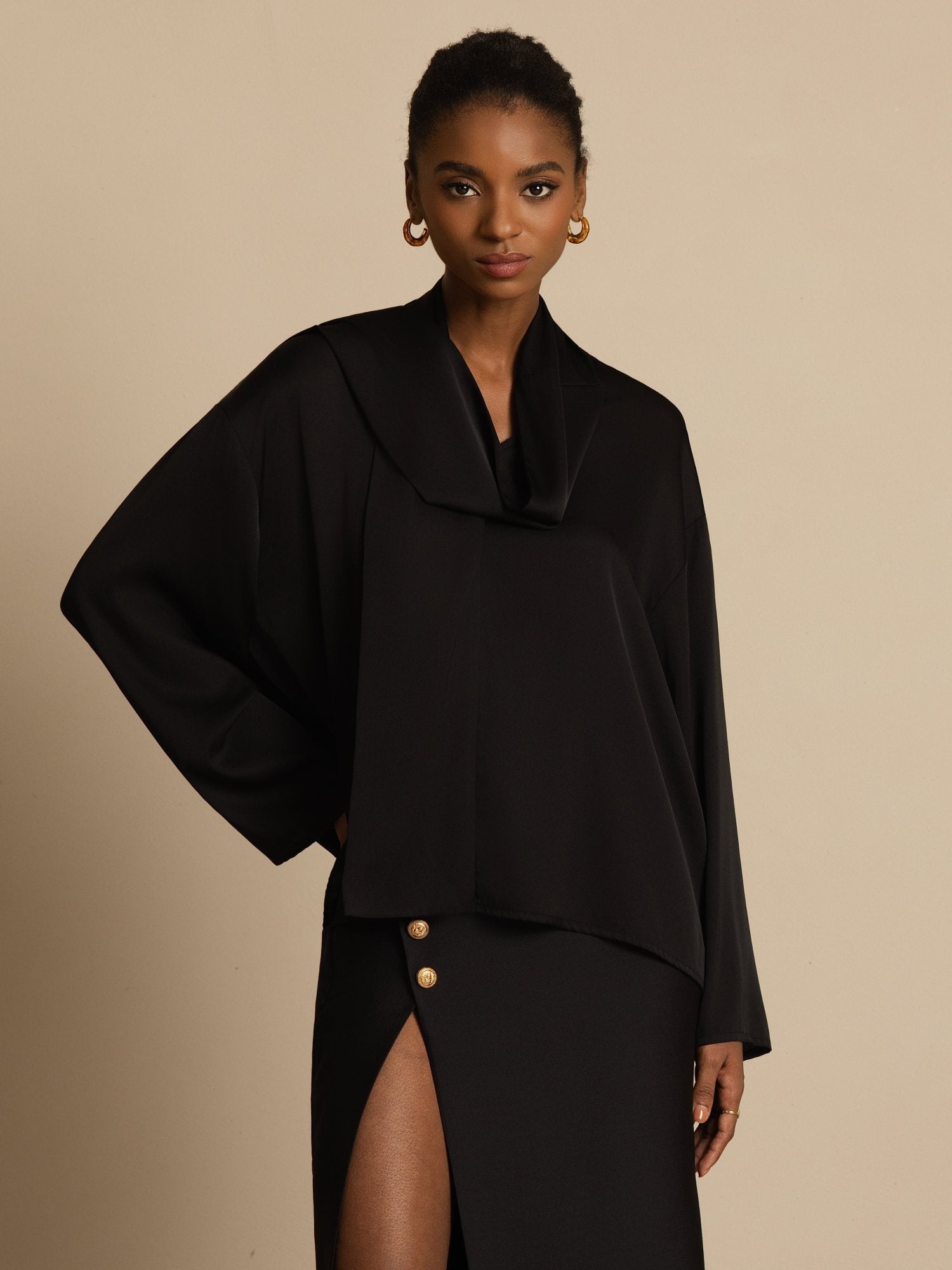 [Negro] SilkSilky-ES 19Momme Seda Manga larga Cuello en V Blusa 001