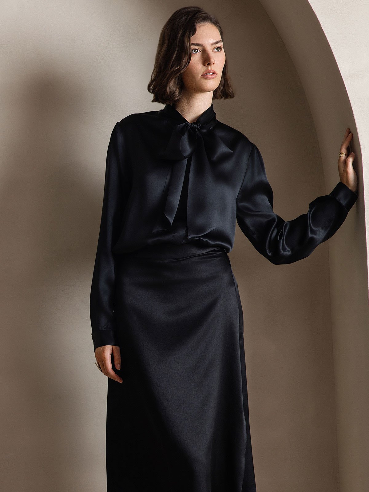 [Negro] SilkSilky-ES 19Momme Seda Manga larga Blouse 004