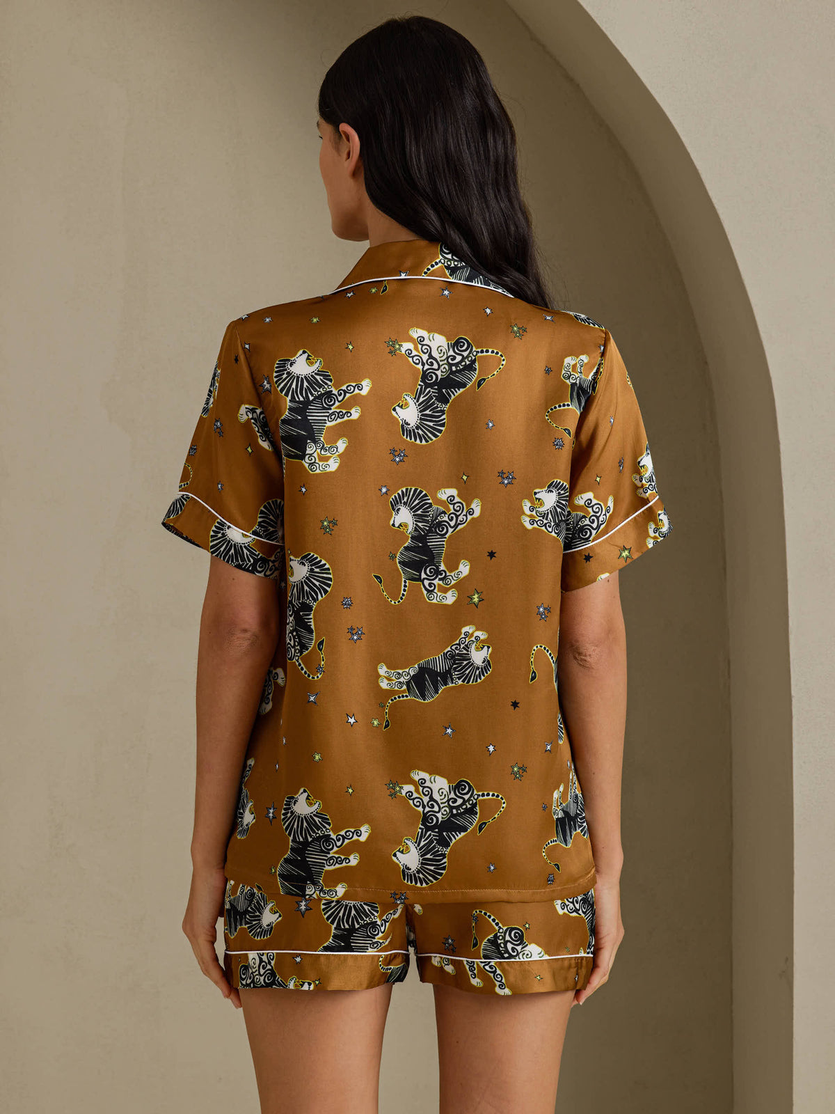 [León Marrón] SilkSilky-ES Short Sleeve Notch Collar Pijamas de mujer 002