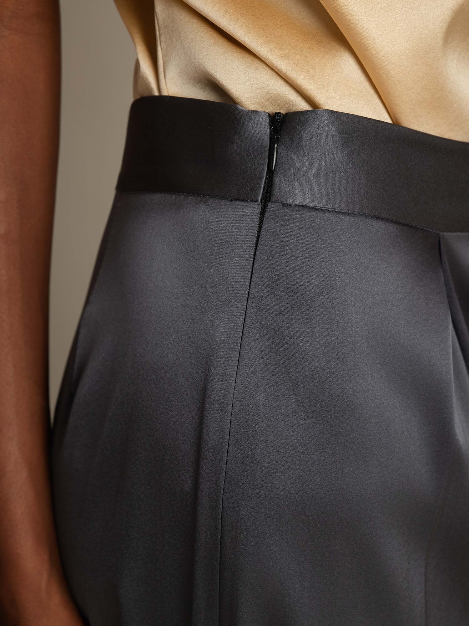 [Gris Oscuro] SilkSilky-ES 19Momme Seda Womens Pants 005,