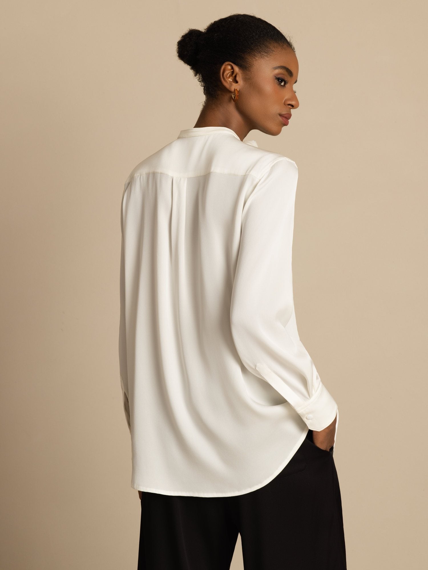 [Blanco] SilkSilky-ES 19Momme Seda Manga larga Cuello Alto Blusa 002