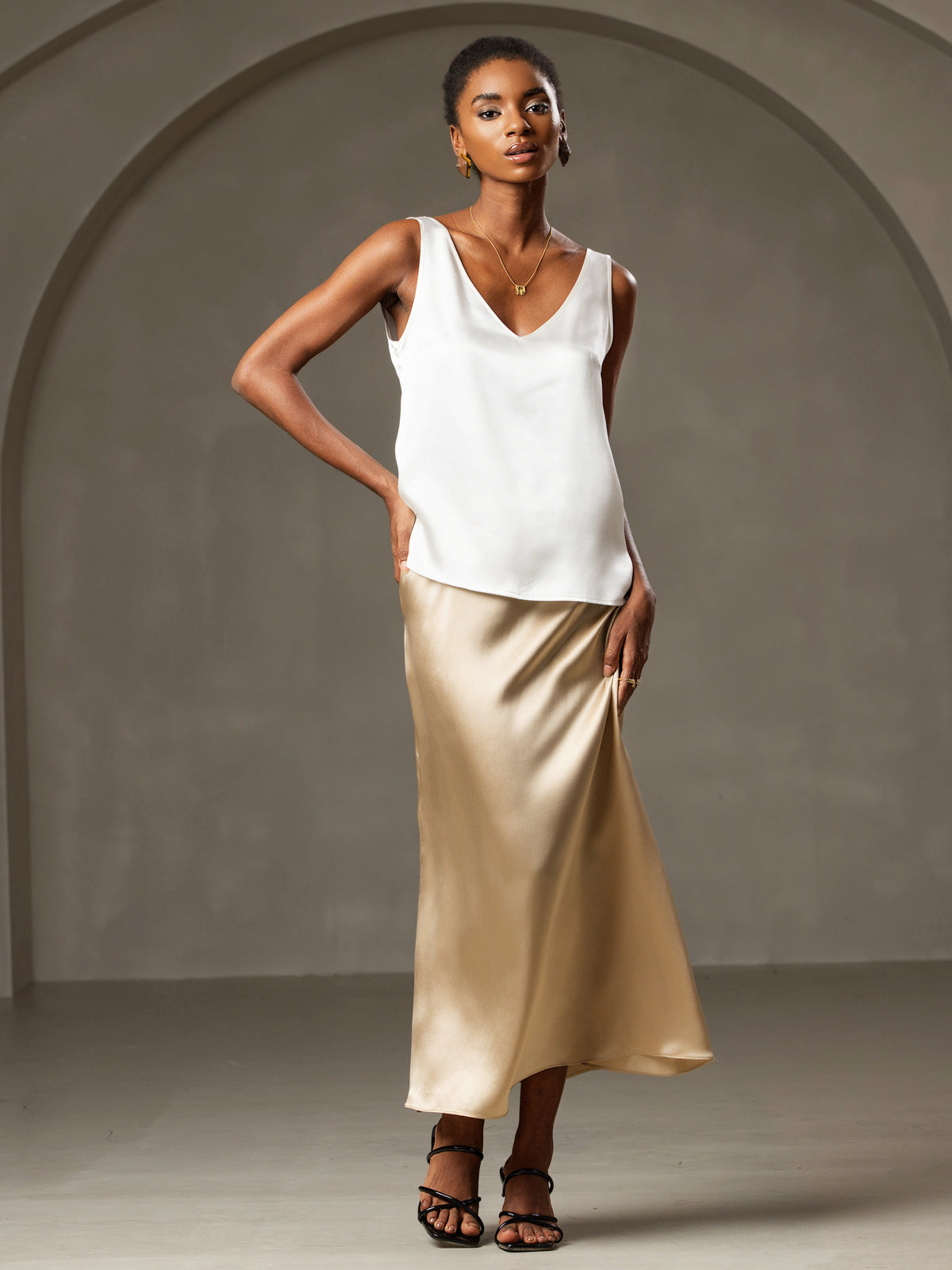 [Blanco] SilkSilky-ES 19Momme Seda Cuello en V Top de tirantes 001