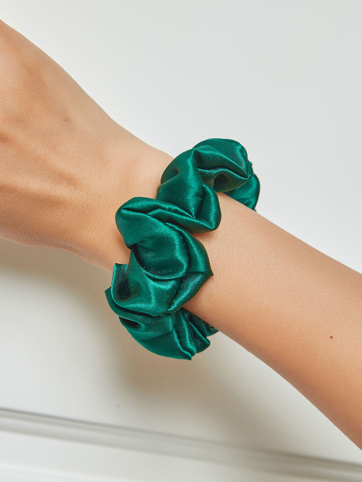 [Verde Oscuro] SilkSilky-ES 19Momme Seda Pura Scrunchie 001