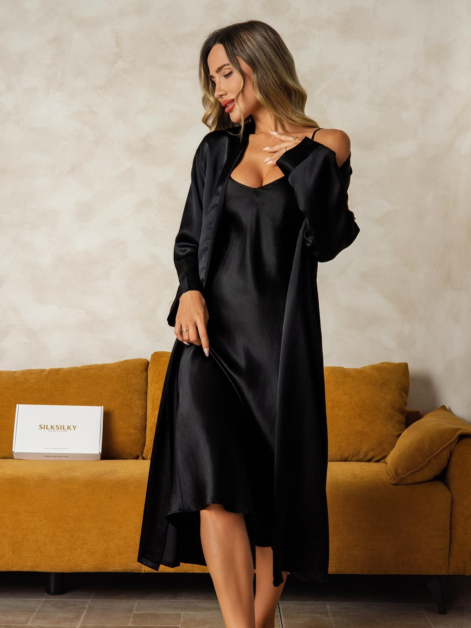 [Negro] SilkSilky-ES Seda Pura Cuello en V Conjunto de camisón y bata 003
