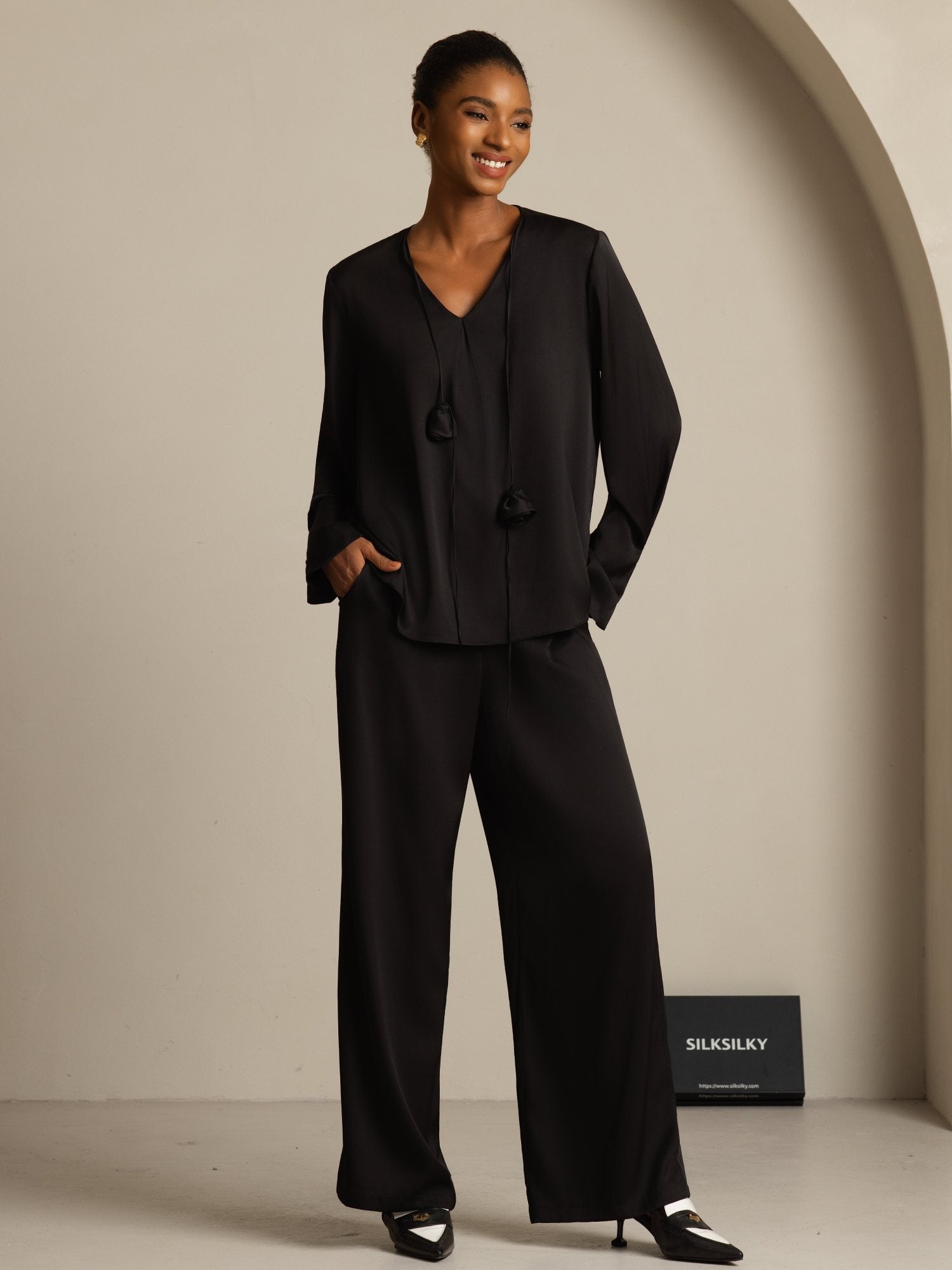 [Negro] SilkSilky-ES 19Momme Seda Manga larga Cuello en V Blusa 006