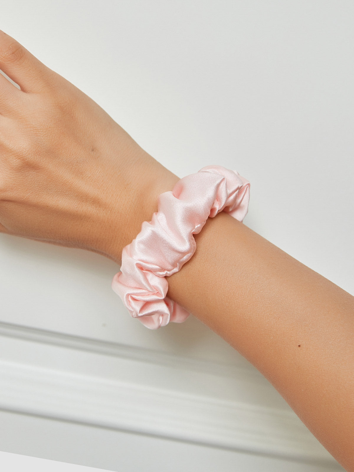 [Rosa Claro] SilkSilky-ES 19Momme Seda Pura Scrunchie 001