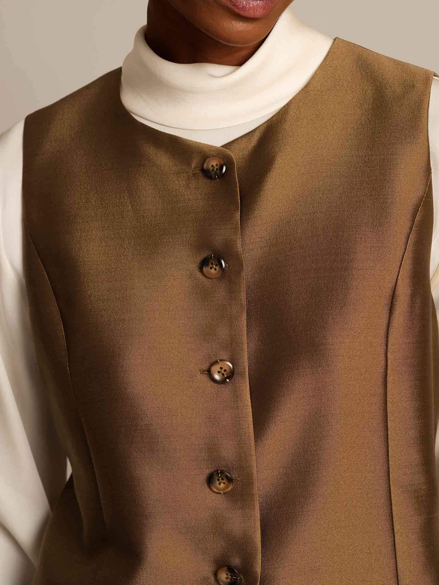 [Bronce] SilkSilky-ES 32Momme Silk-Wool Blend Womens Vest 004,