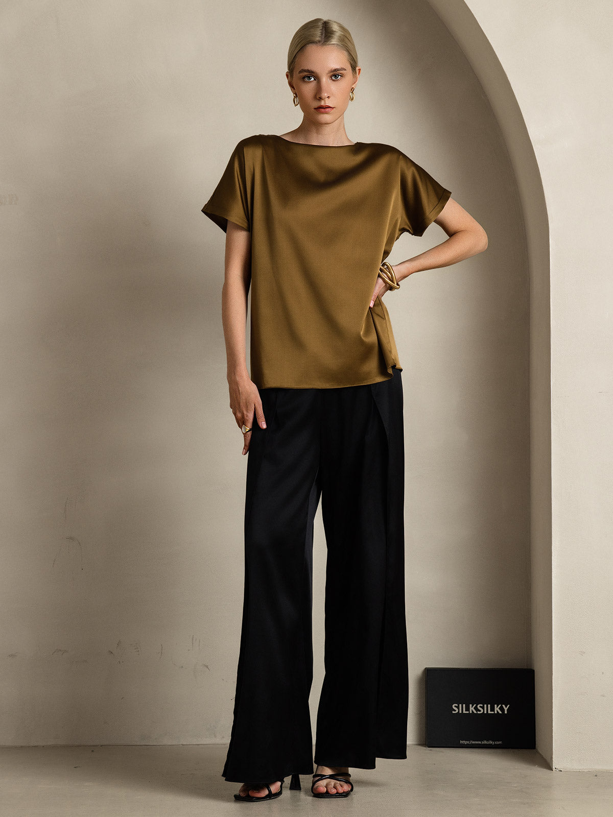 [Marrón] SilkSilky-ES 19Momme Seda Manga corta Womens T-Shirt 001