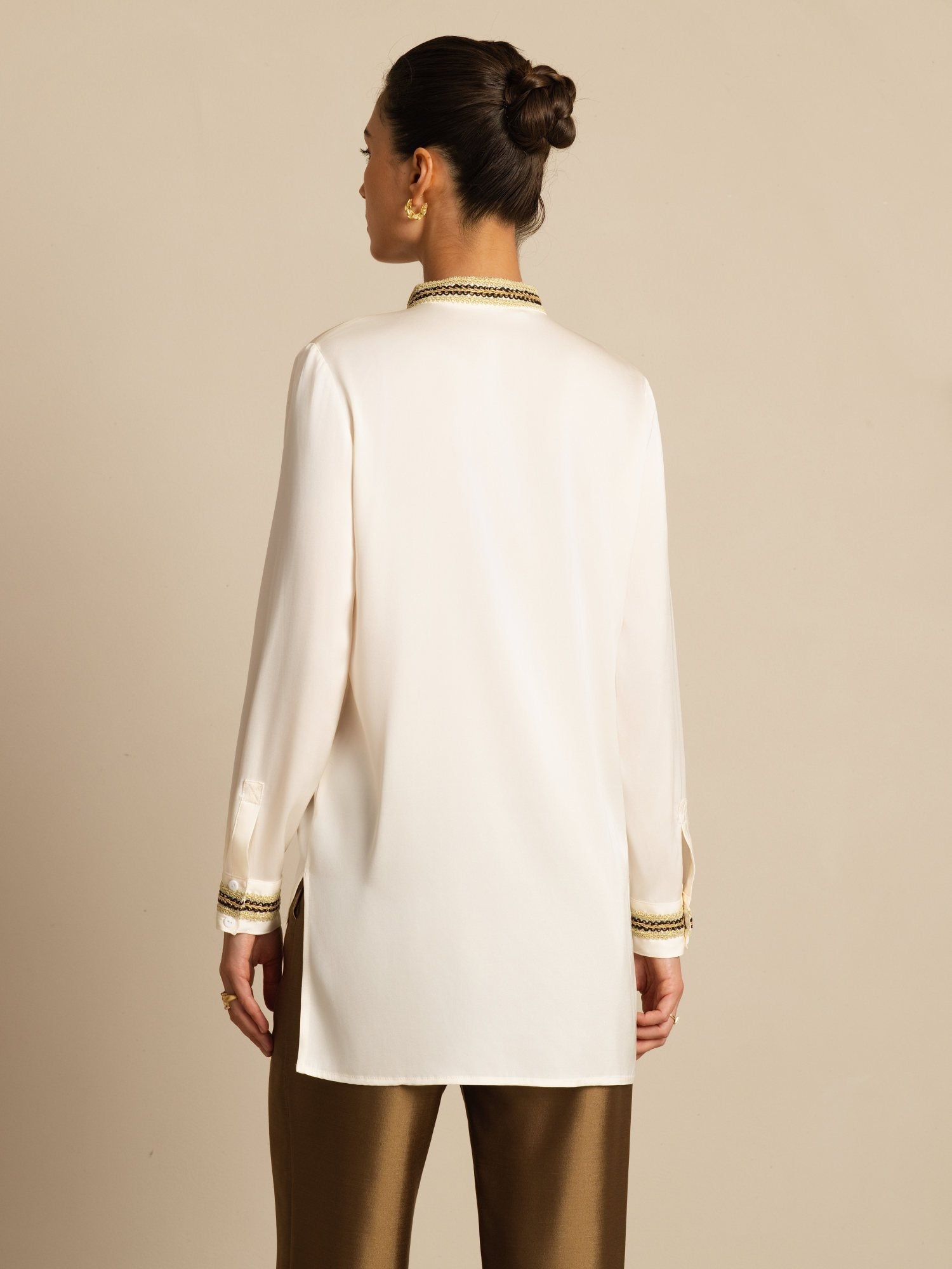 [Perla Del Mar] SilkSilky-ES 19Momme Seda Manga larga Cuello Alto Blusa 002