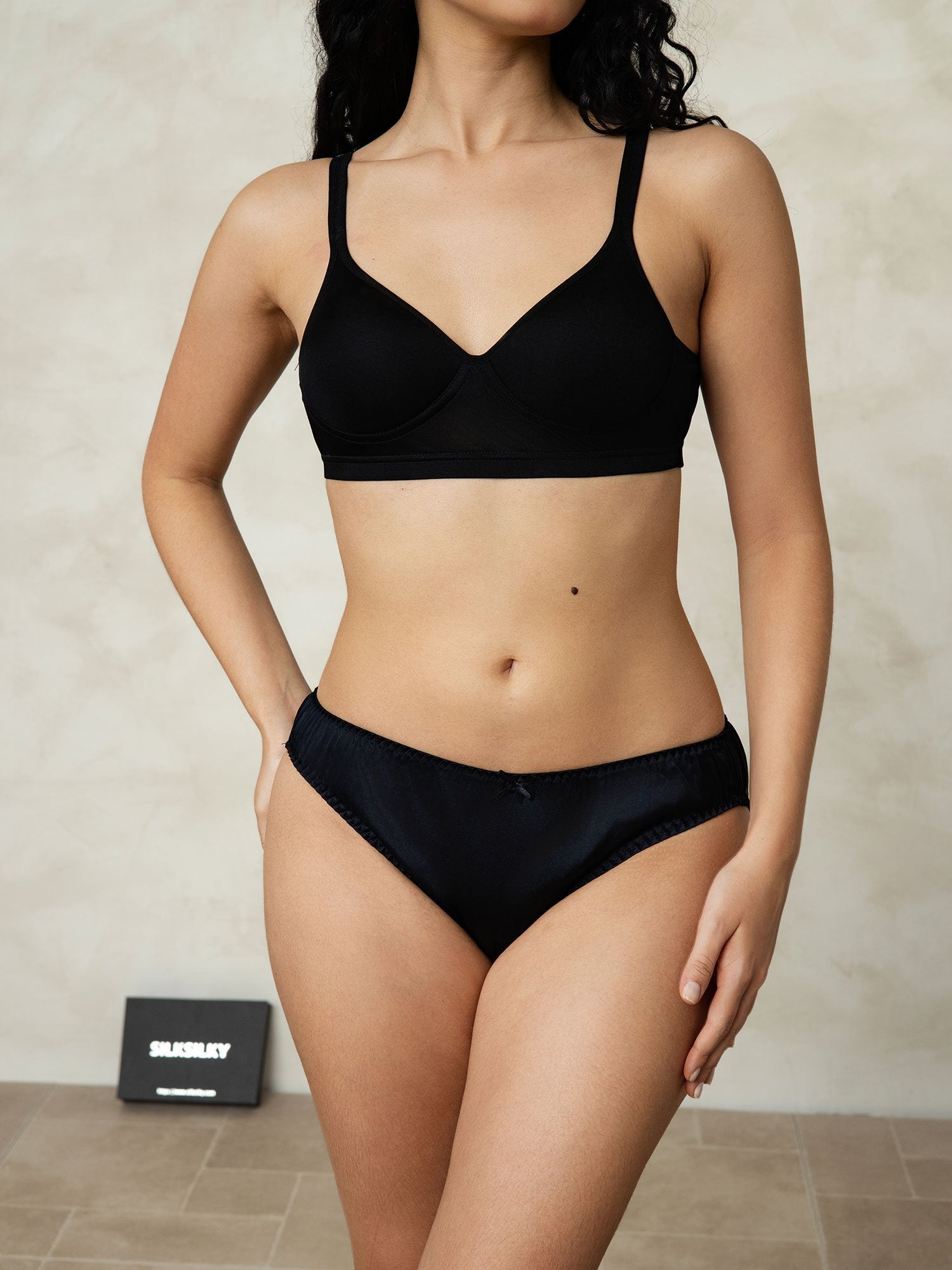 [Negro] SilkSilky-ES Seda Pura Panty 004