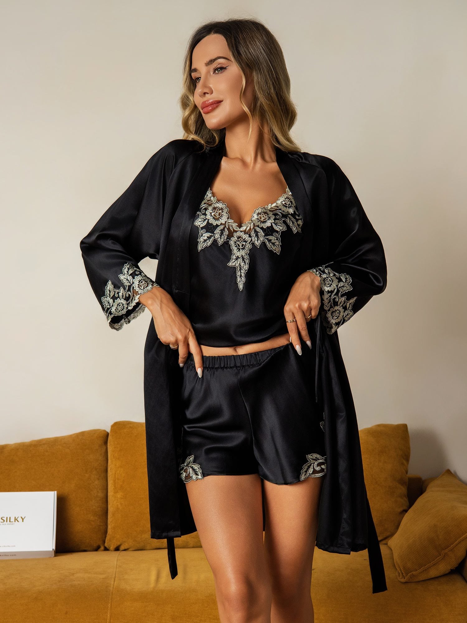 [Negro] SilkSilky-ES Seda Pura Cuello en V Conjunto de camisón y bata 003