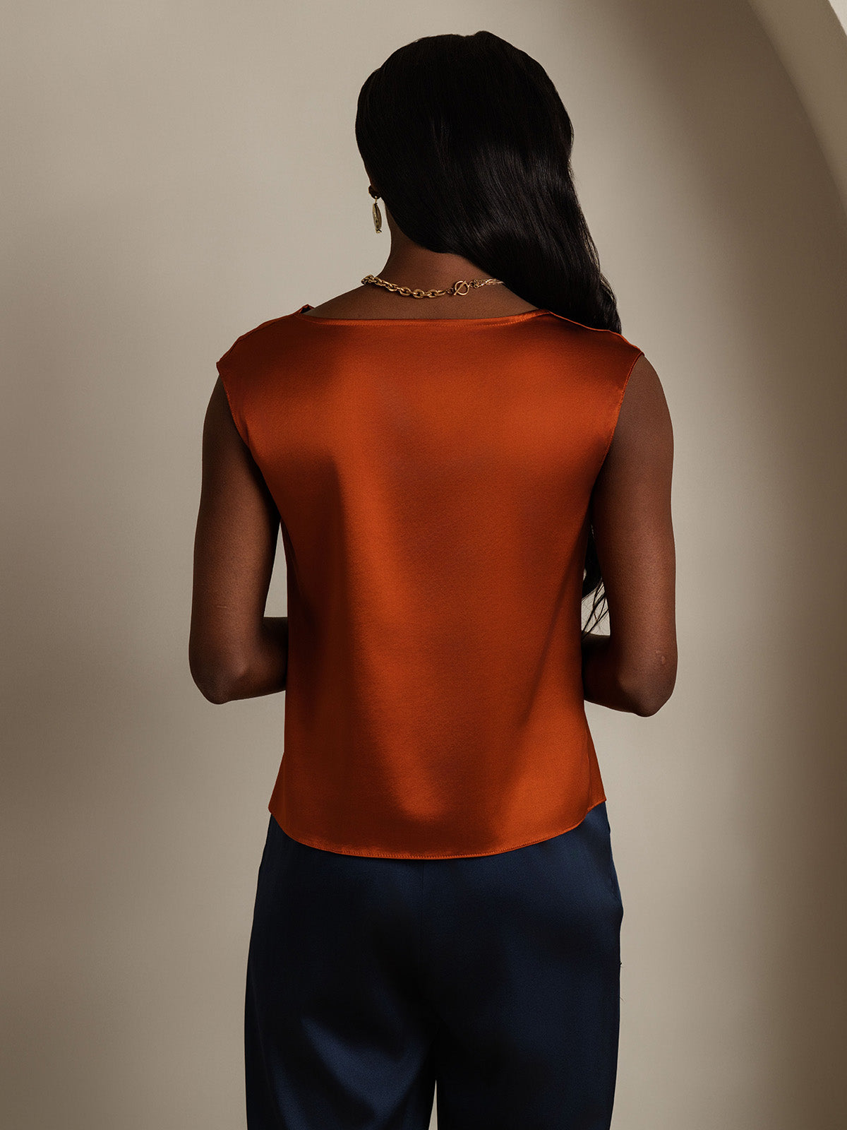 [Caramelo] SilkSilky-ES 19Momme Seda Escote Caído Camisetas de Mujer 002