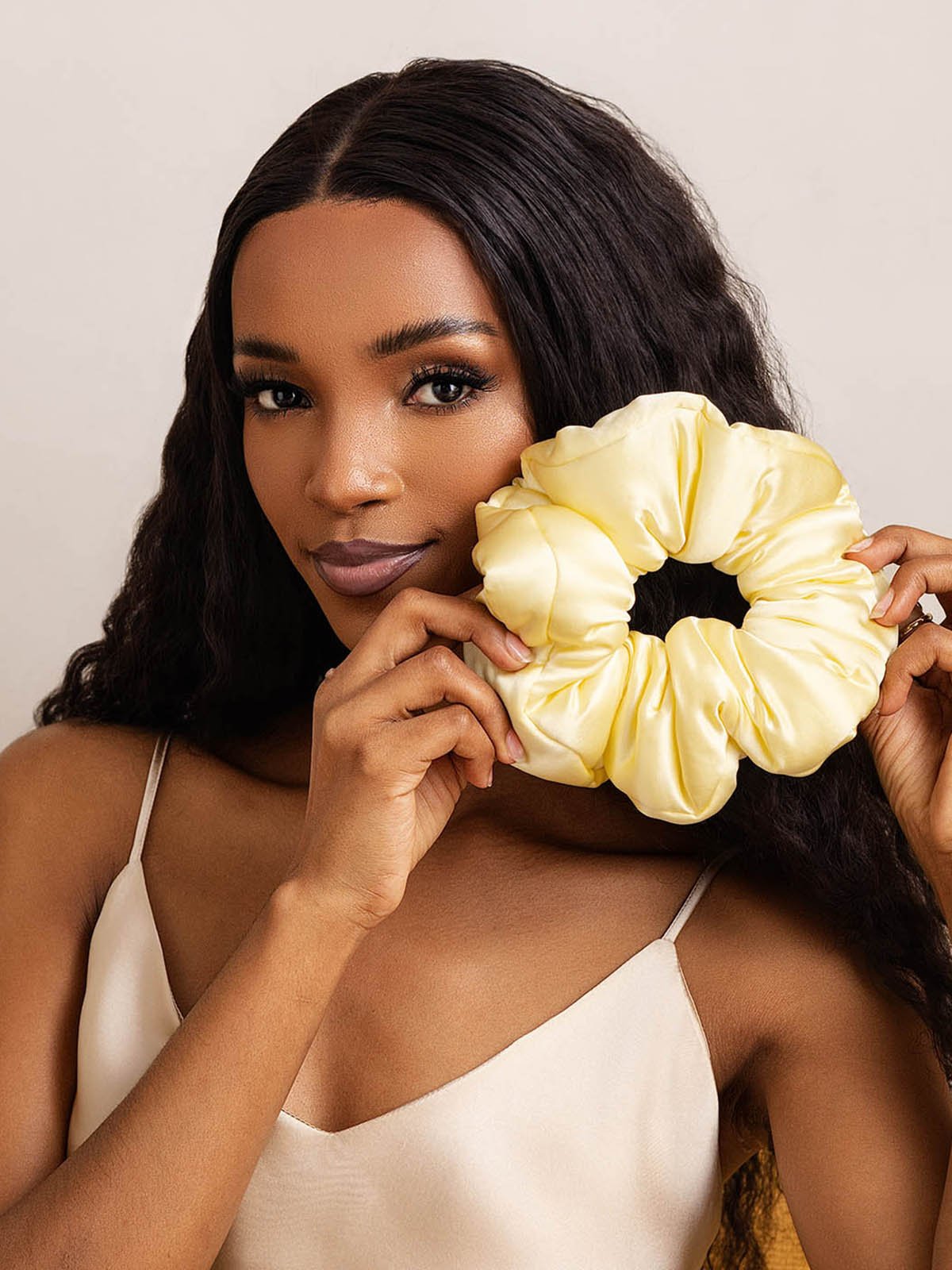 [Amarillo] SilkSilky-ES Seda Scrunchie 001