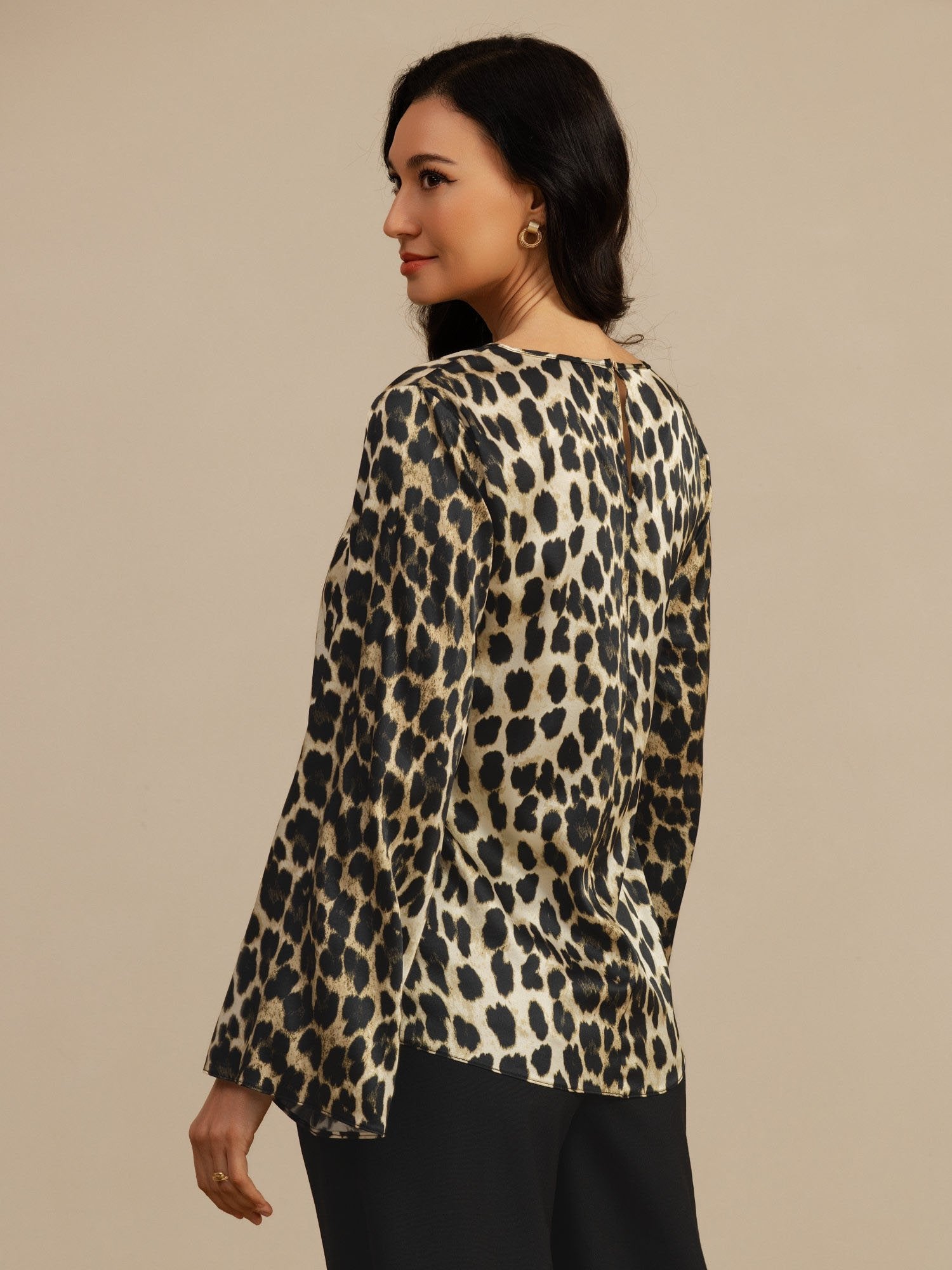 [Leopardo] SilkSilky-ES 19Momme Manga larga Cuello Barco Blusa 002